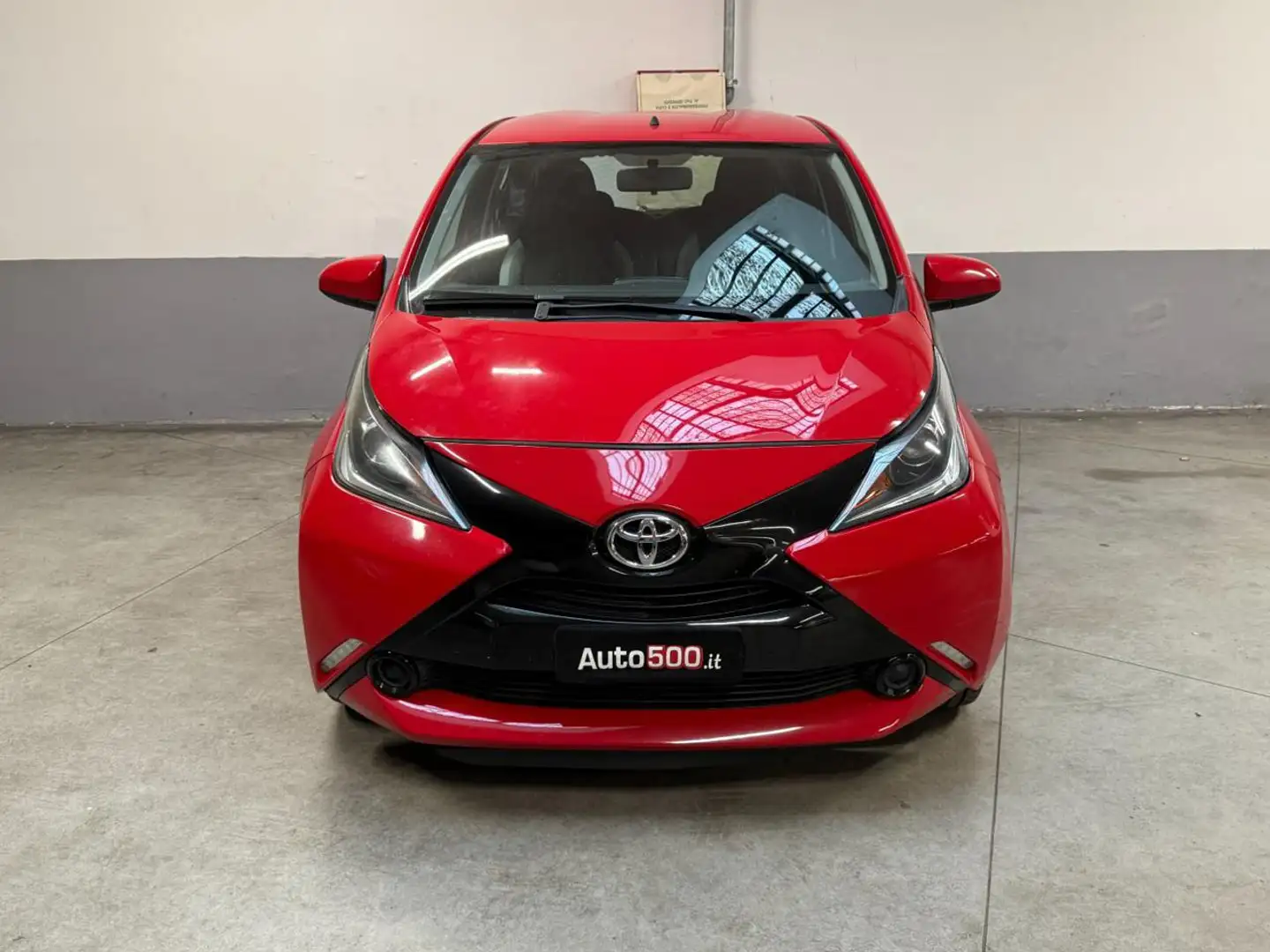 Toyota Aygo 1.0 VVT-i 69 CV 5 porte x-cite Rosso - 1