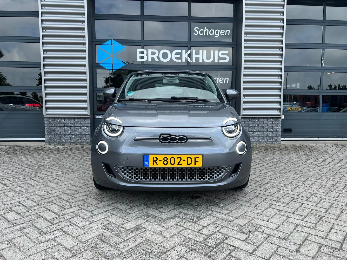 Fiat 500e Icon 42 kWh 120 pk | Achteruitrijcamera | Full Led Grau - 2