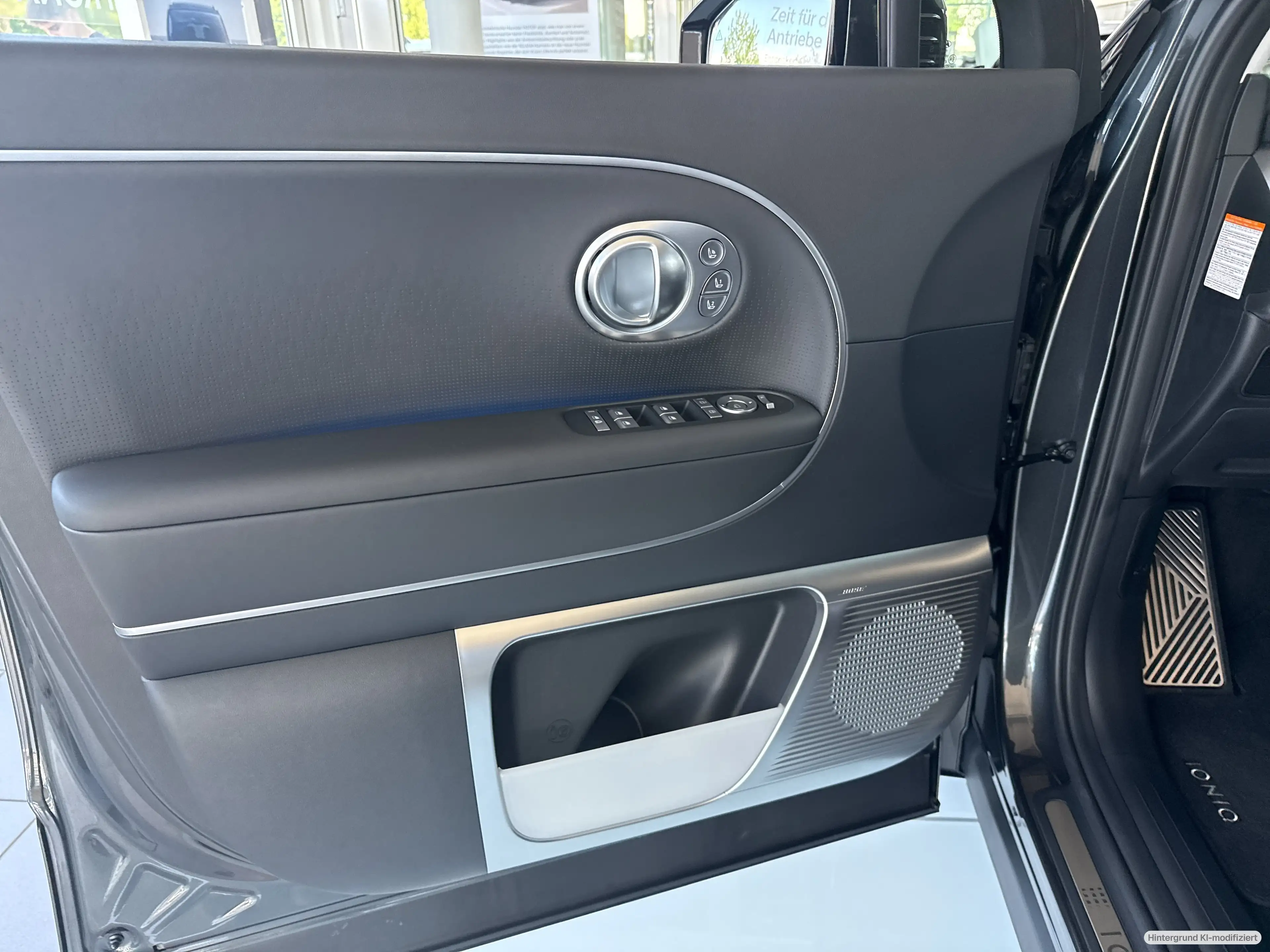 Hyundai IONIQ 9 6-Sitzer MY26 110kWh 307PS 4WD UNIQ Relax Paket — photo 14
