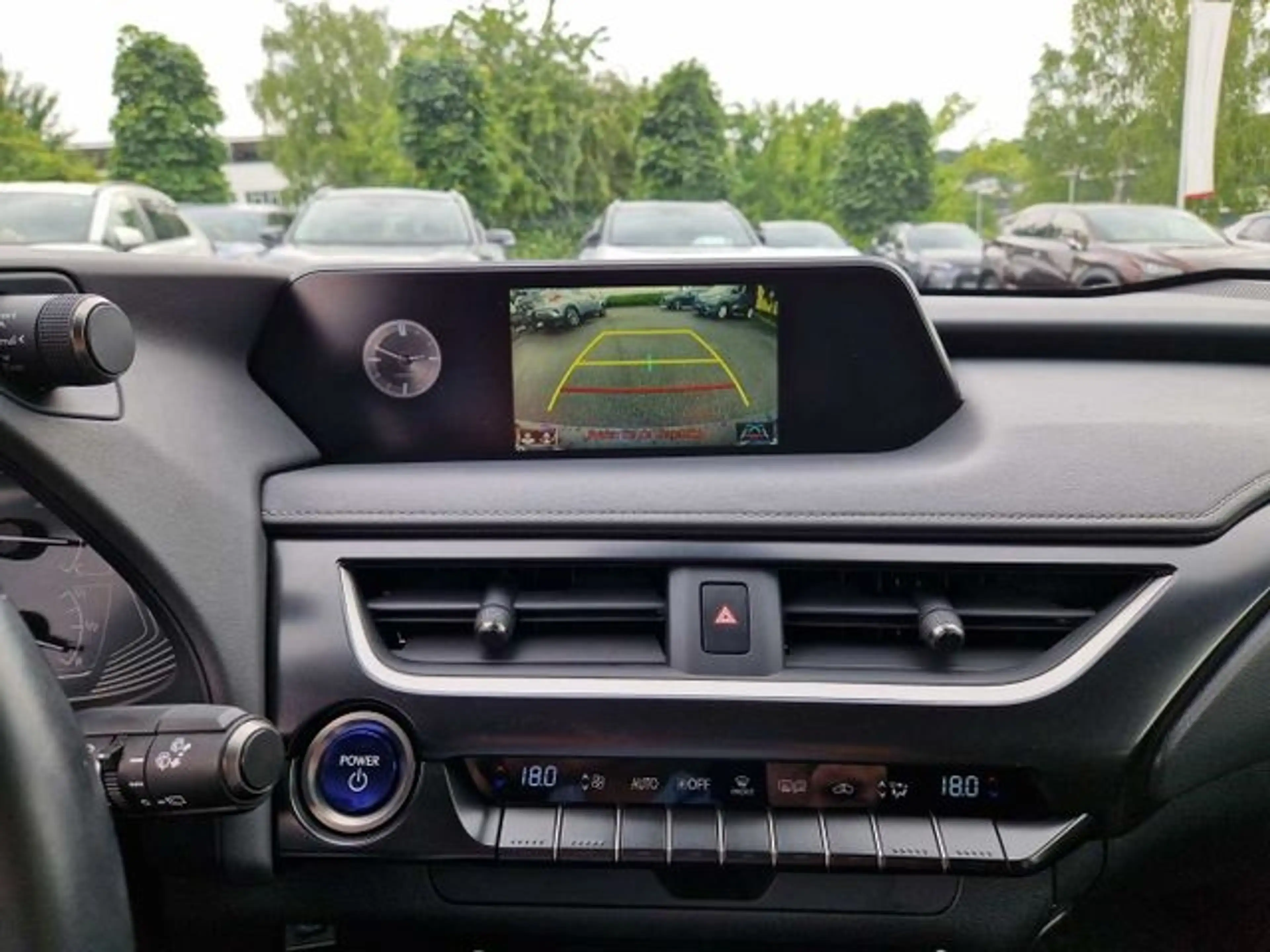 Lexus UX 250h Style Edition — photo 13