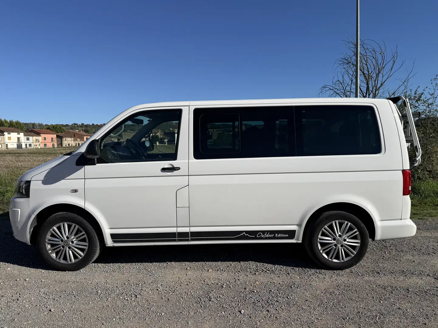 Volkswagen T5 Multivan 2.0TDI BMT Outdoor Edition 140 Blanco - 1
