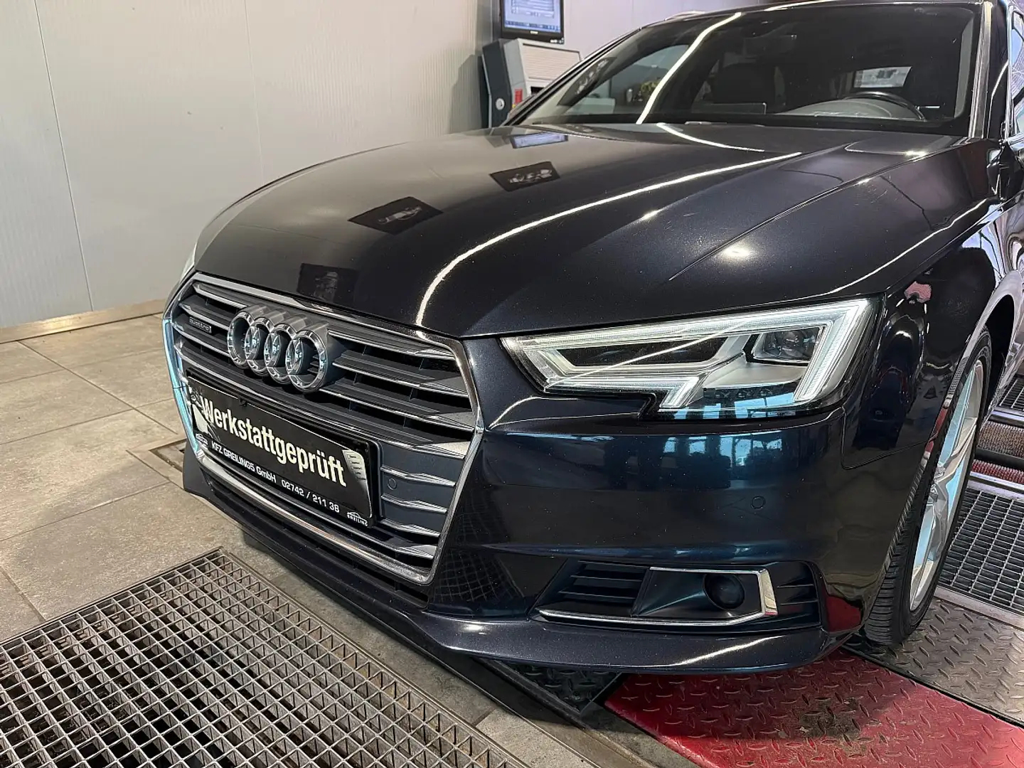 Audi A4 Avant 2,0 TDI quattro Sport S-tronic Blau - 2