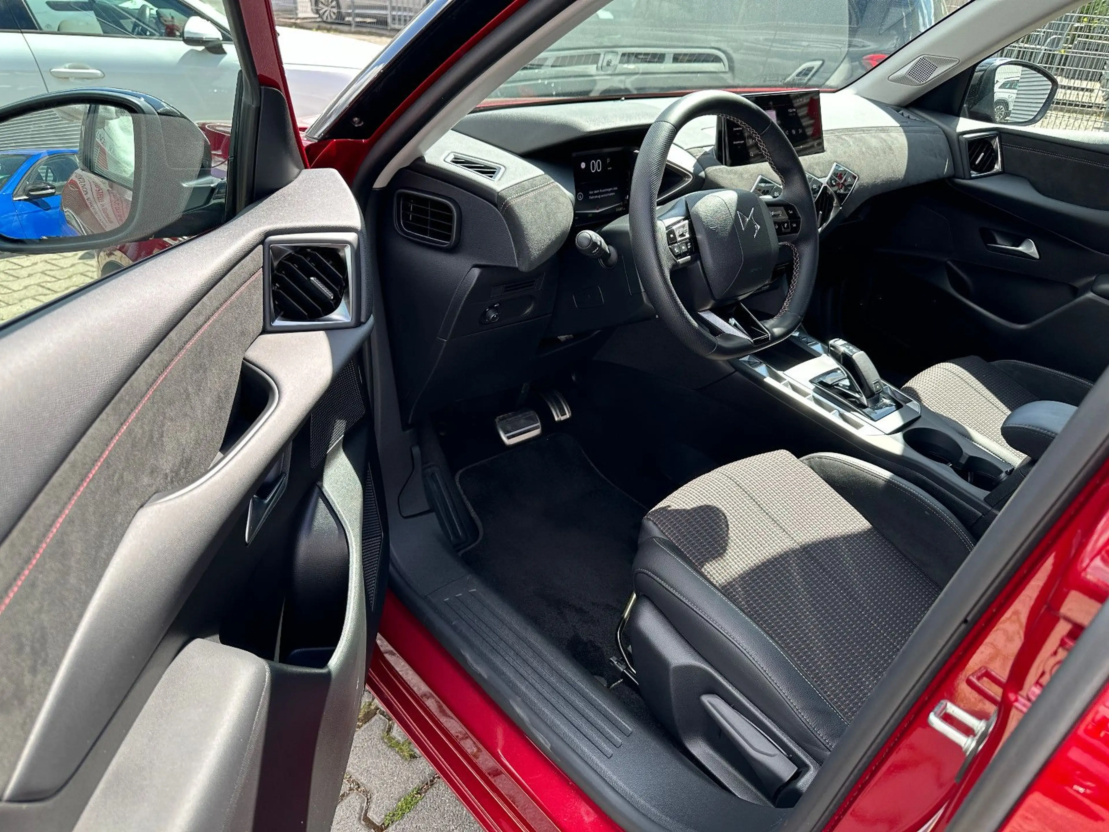 DS Automobiles DS 3 Performance Line Matrix/PDC/Allwetter/Assist — photo 6