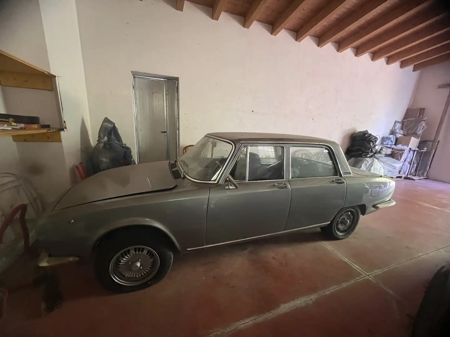 Alfa Romeo 2000 Gris - 1