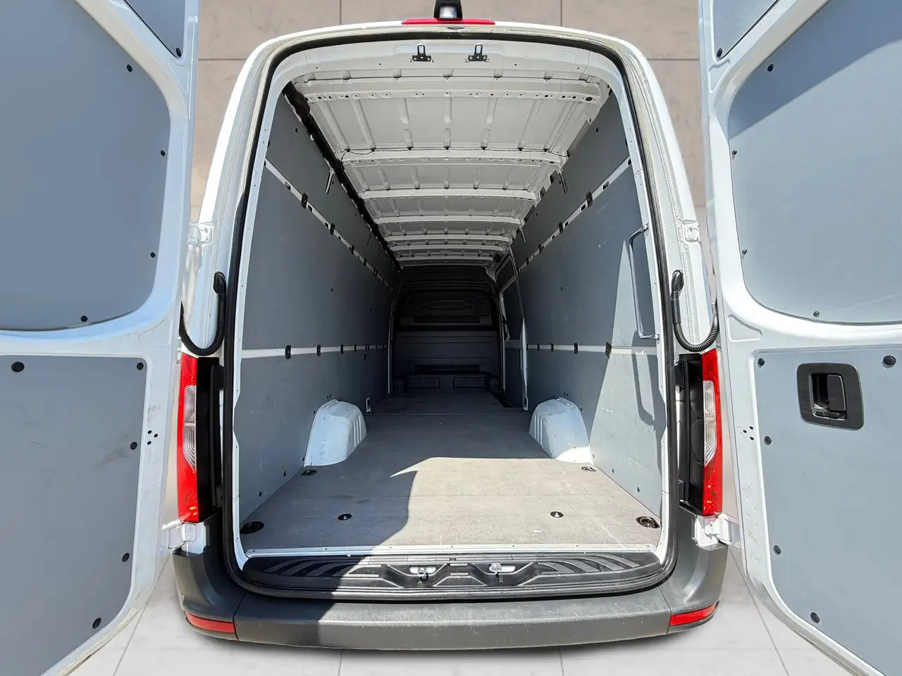 Mercedes-Benz Sprinter снимка Mercedes-Benz Sprinter