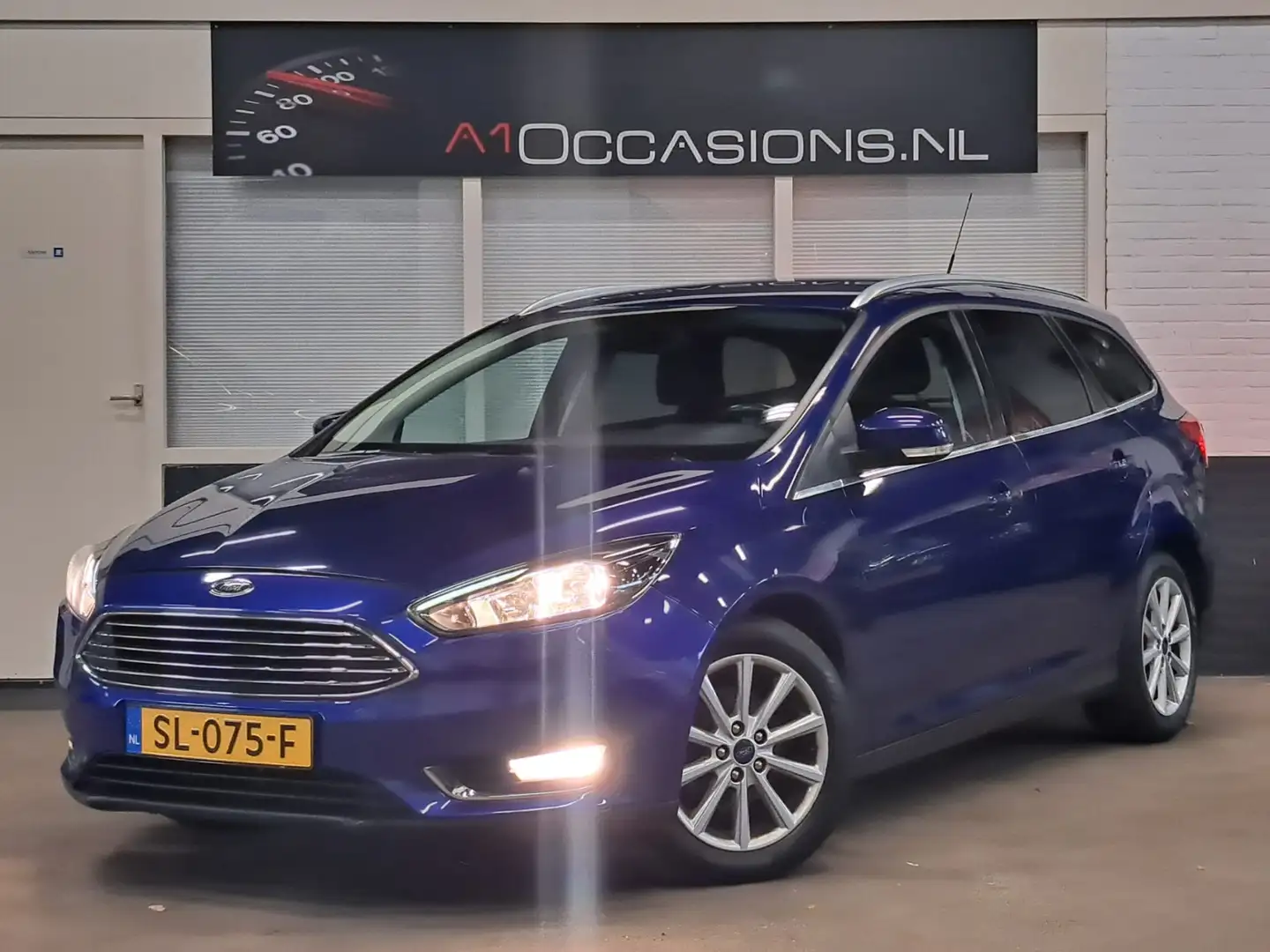 Ford Focus Wagon 1.0 Titanium + NAVI Blau - 2