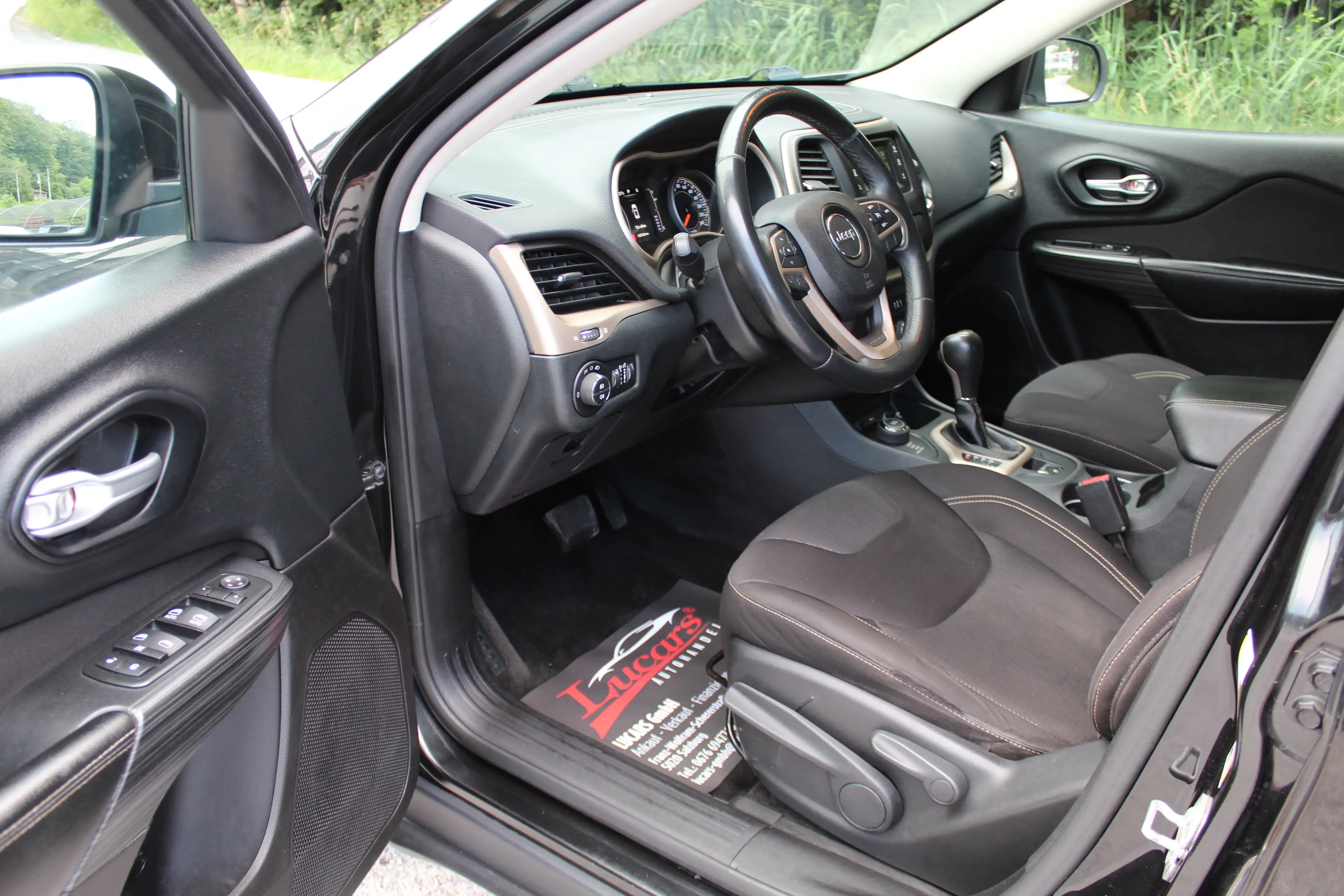 Jeep Cherokee Longitude 4WD Aut. AHK*NAVI* — photo 7