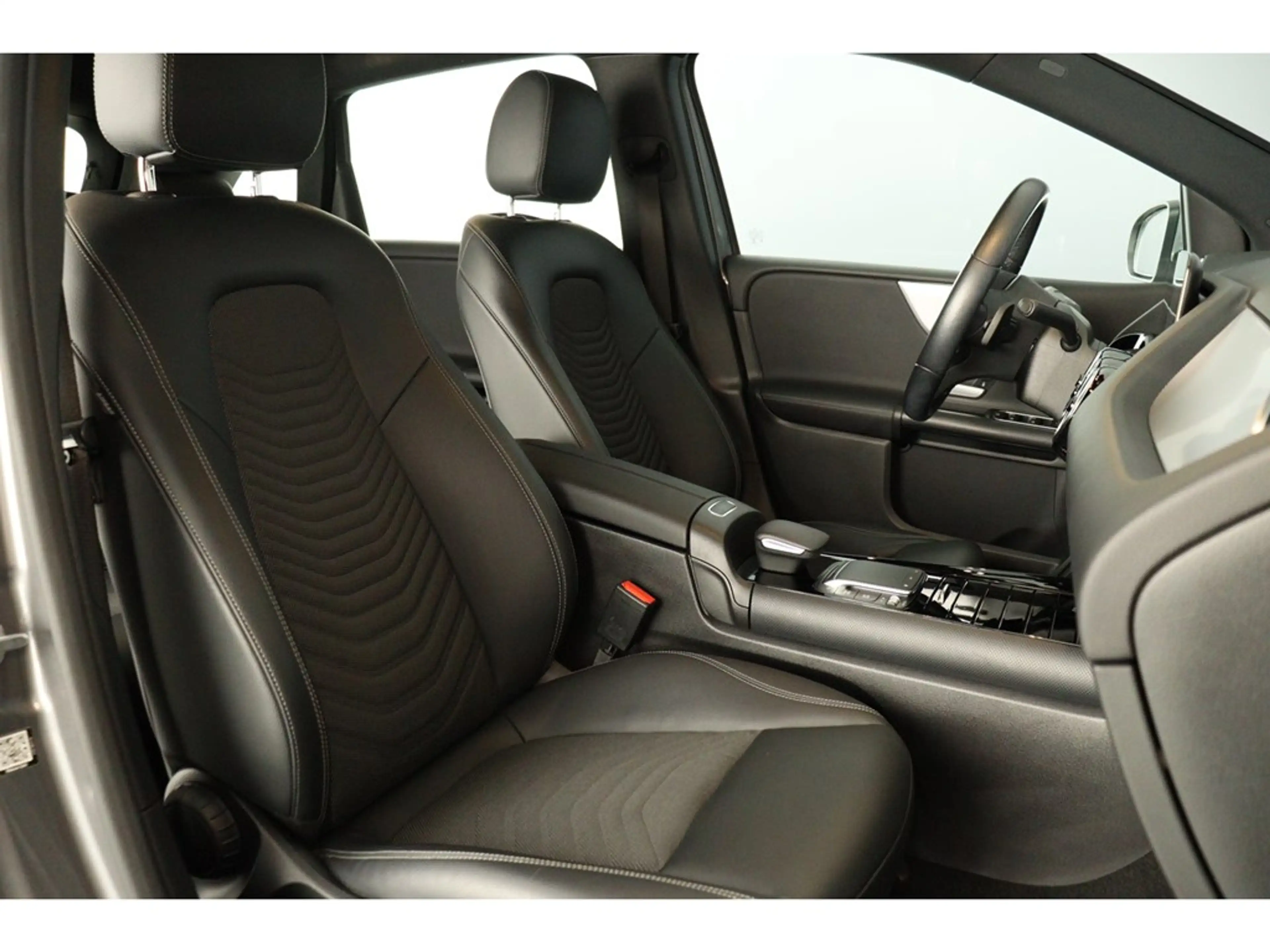 Mercedes-Benz B 250 e 218pk Pack Business — photo 11