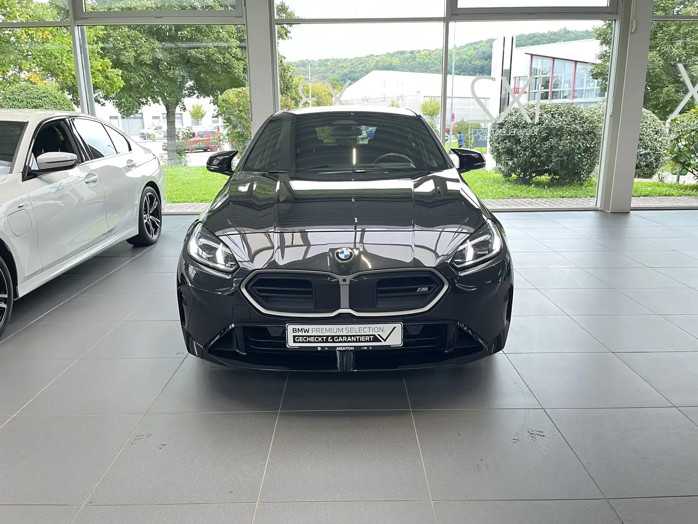 BMW 135 M135 xDrive M Sportpaket adapt. M-Fahrwerk/HuD/Har Schwarz - 2