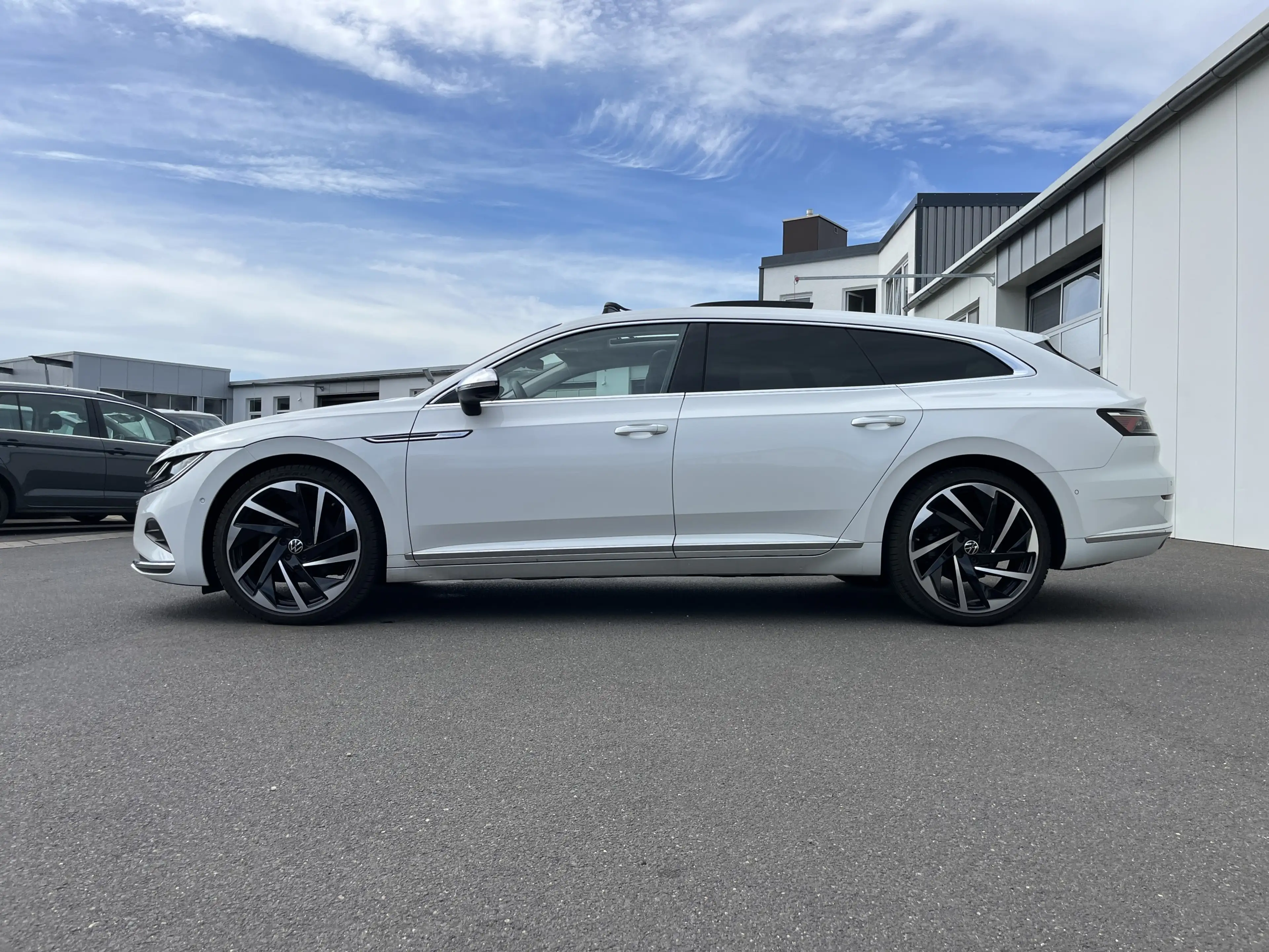 Volkswagen Arteon 2.0 TSI DSG Shooting Brake Elegance 188€ m.20% A — photo 2