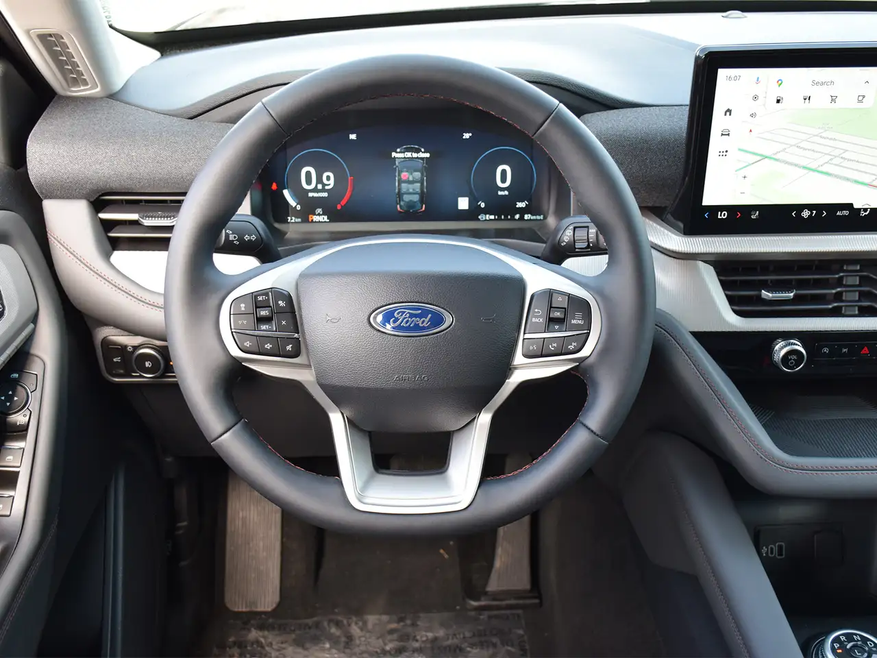 Ford Explorer снимка Ford Explorer
