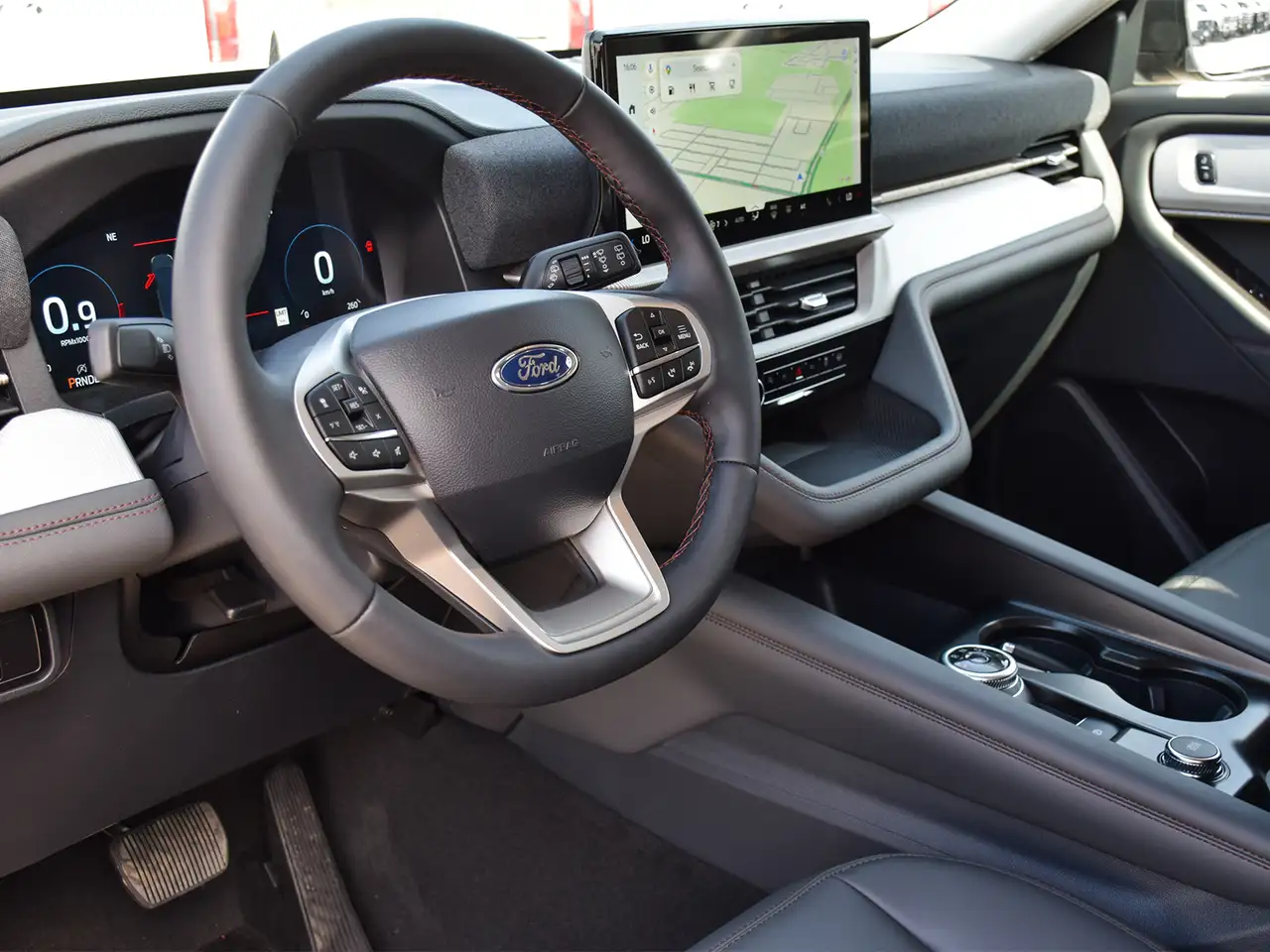 Ford Explorer снимка Ford Explorer