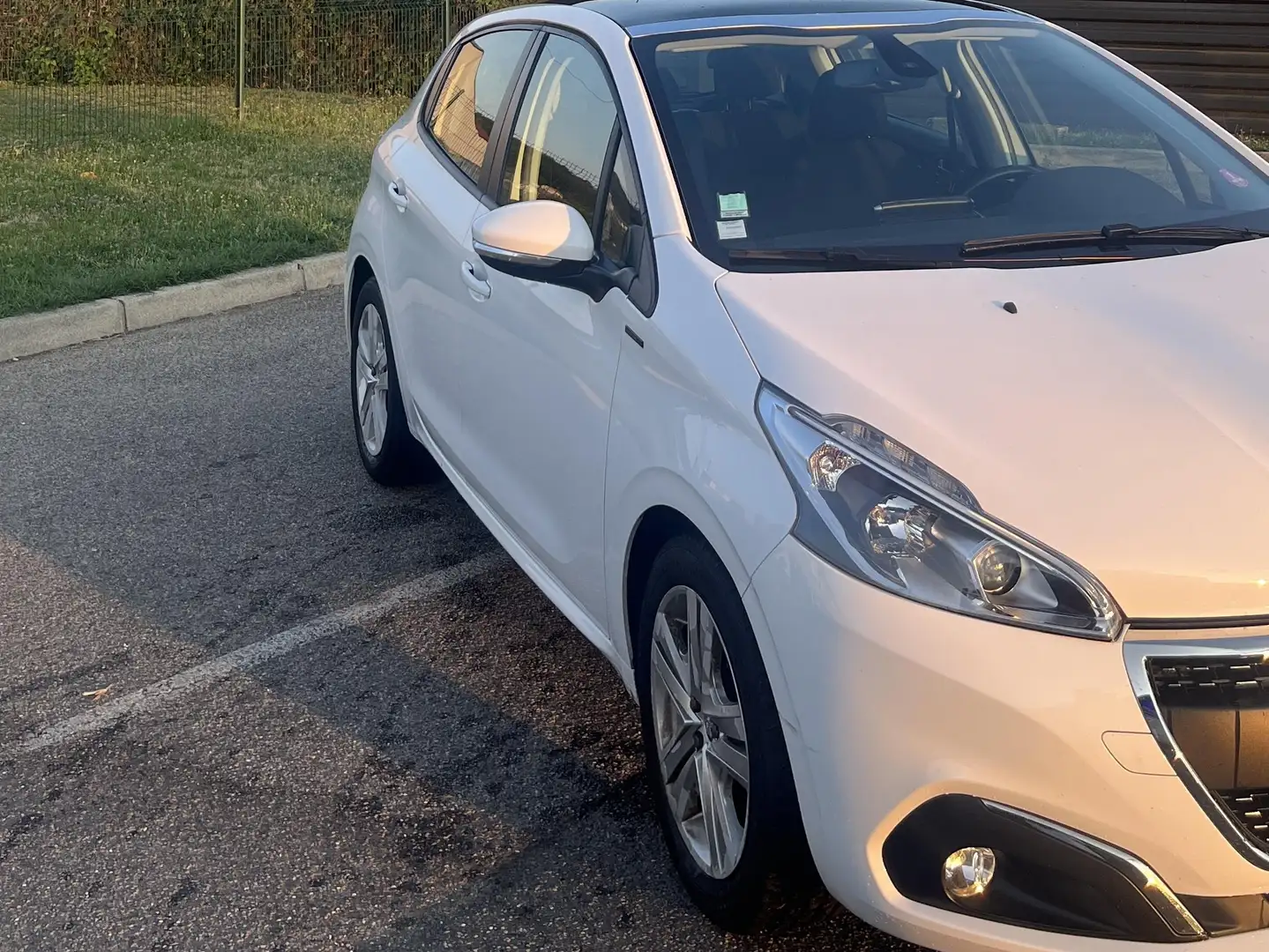 Peugeot 208 208 PureTech 82ch Blanc - 2