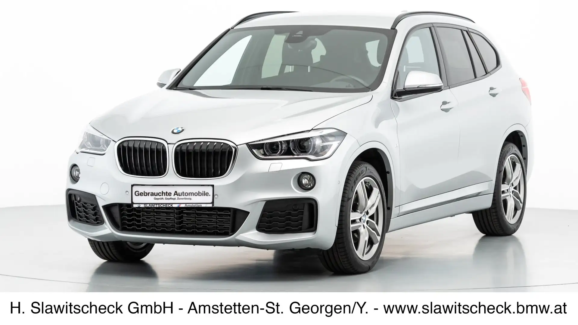 BMW X1 sDrive16d F48 Silber - 1