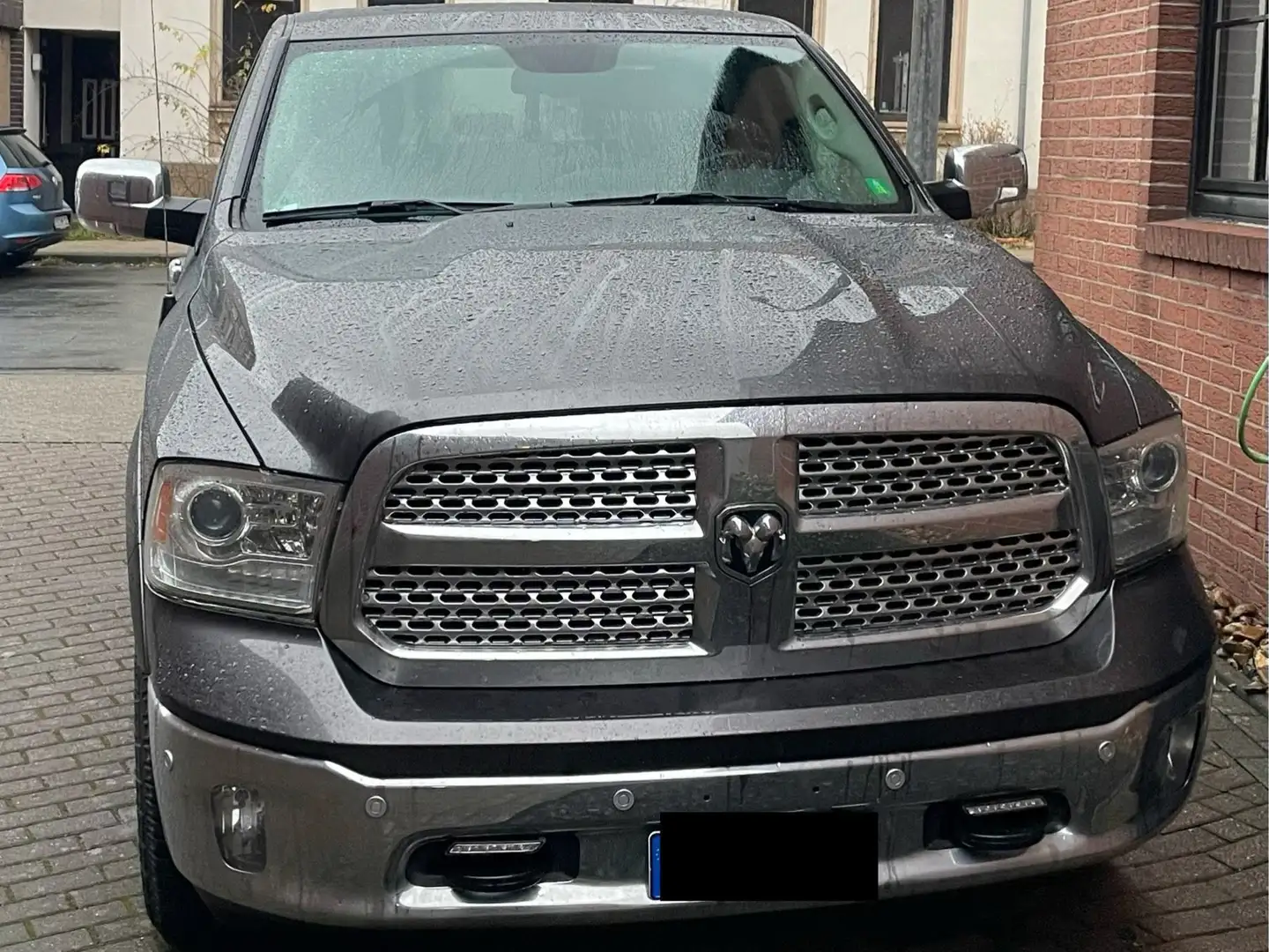 Dodge RAM 1500 Laramie V8 HEMI Crew Cab LPG Grau - 1