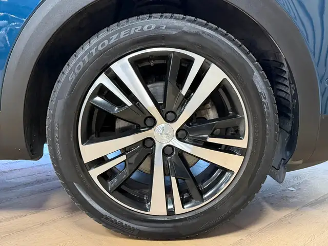 Peugeot 5008 view 8