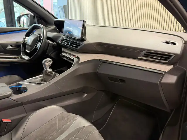 Peugeot 5008 view 9