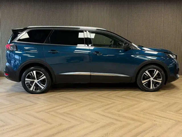 Peugeot 5008 view 4