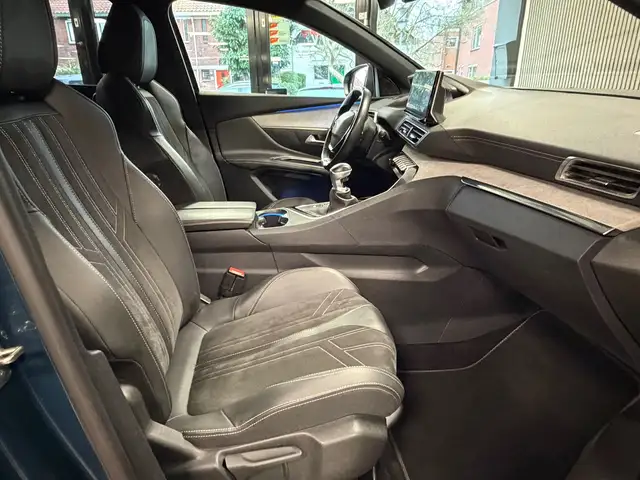 Peugeot 5008 view 10