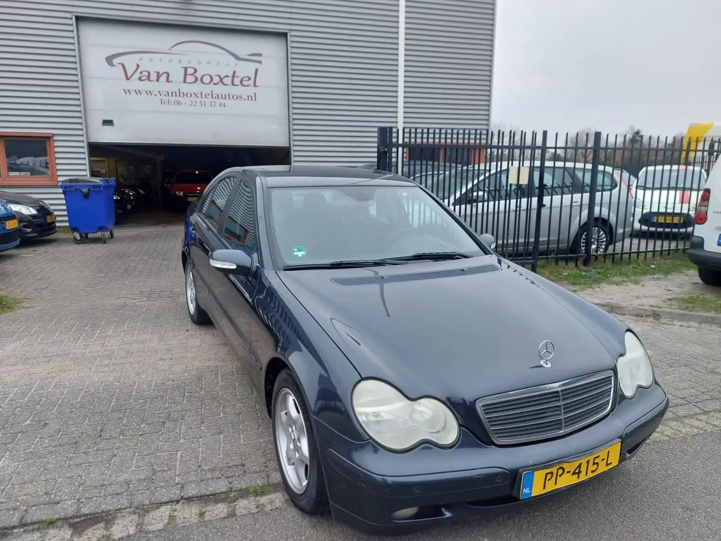 Mercedes-Benz C 180 kompressor Classic 4 deurs + geregelde airco Schwarz - 2