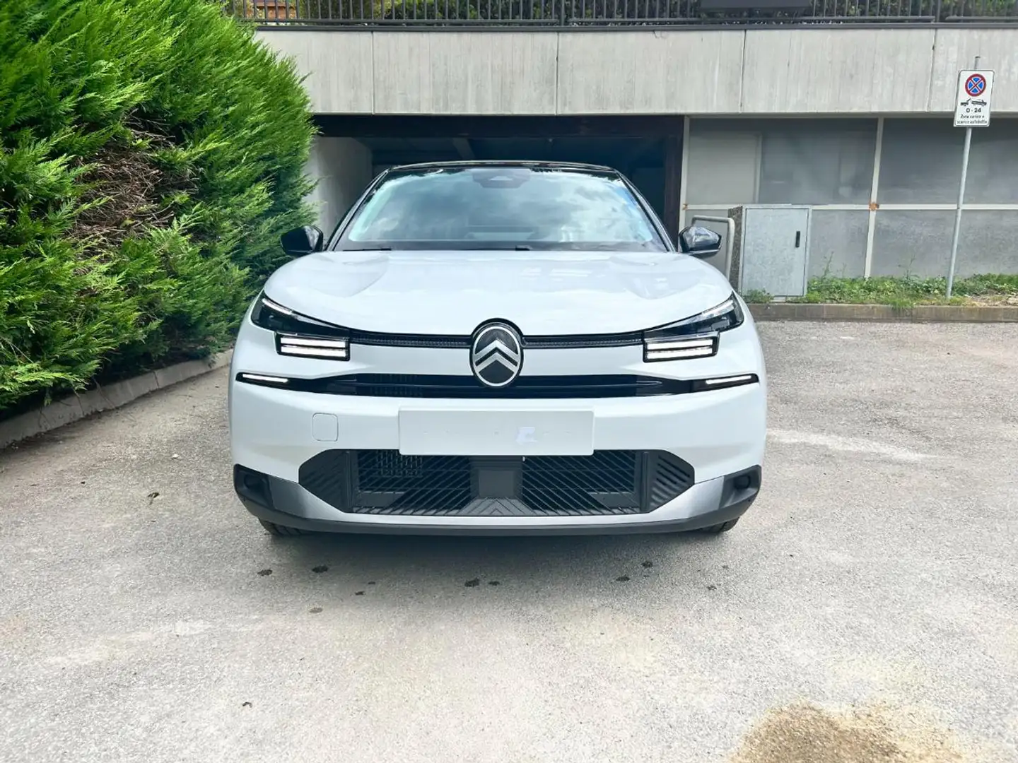 Citroen C4 Hybrid 145 e-DCS6 Plus - 2