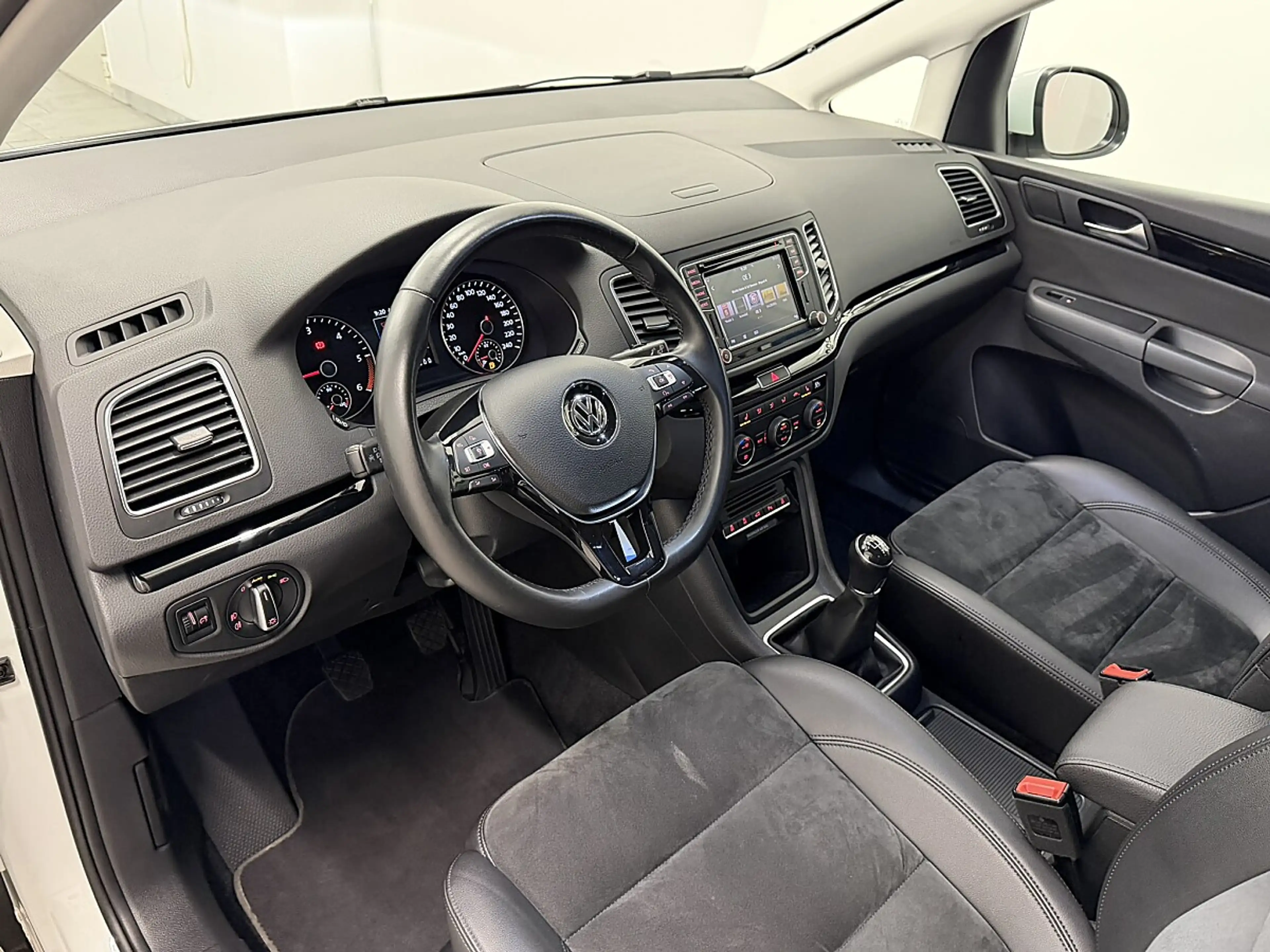 Volkswagen Sharan Business+ SCR 2,0 TDI.LED/ACC/Navi/RFK/LaneAssist — photo 11