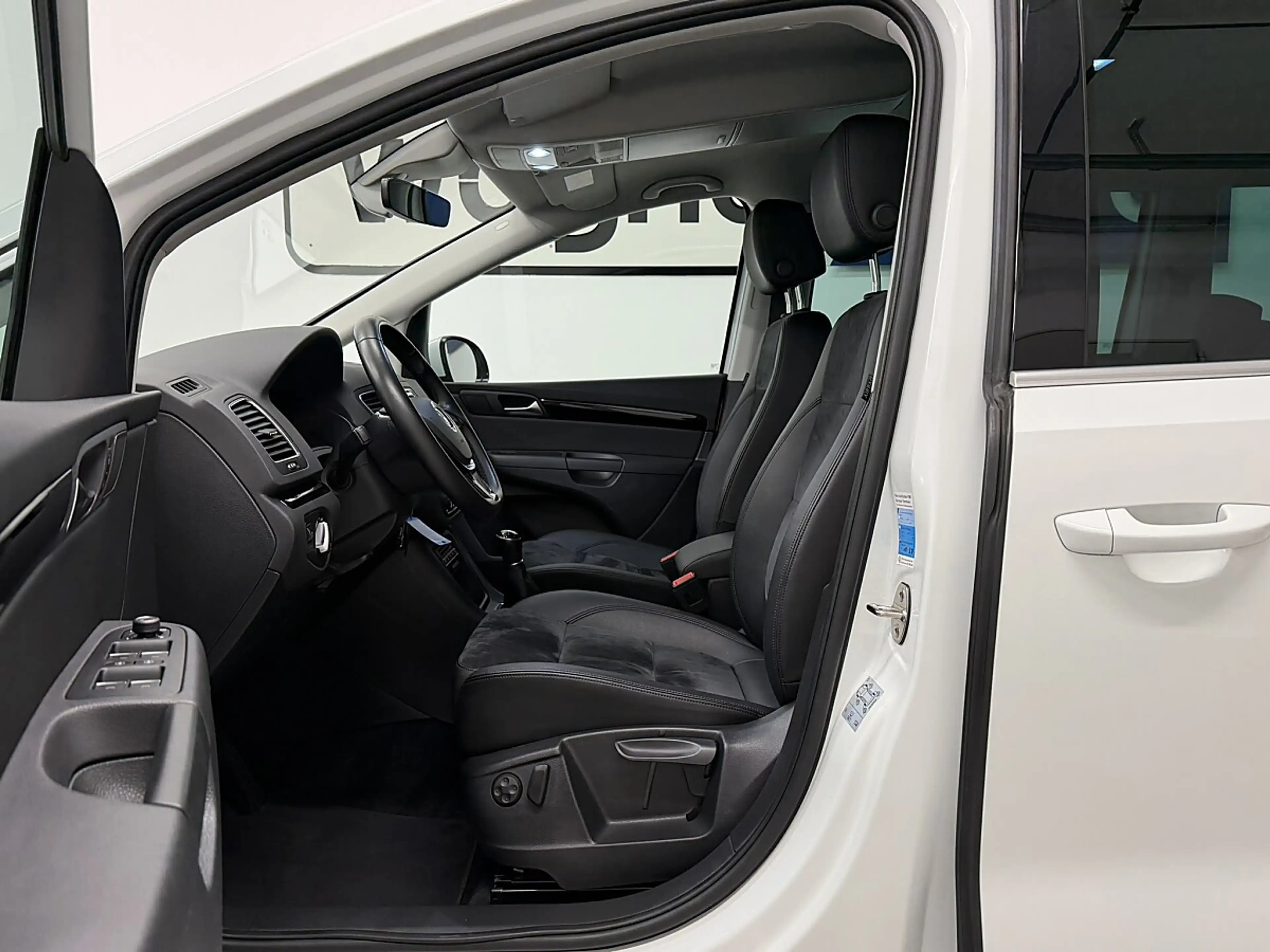 Volkswagen Sharan Business+ SCR 2,0 TDI.LED/ACC/Navi/RFK/LaneAssist — photo 6