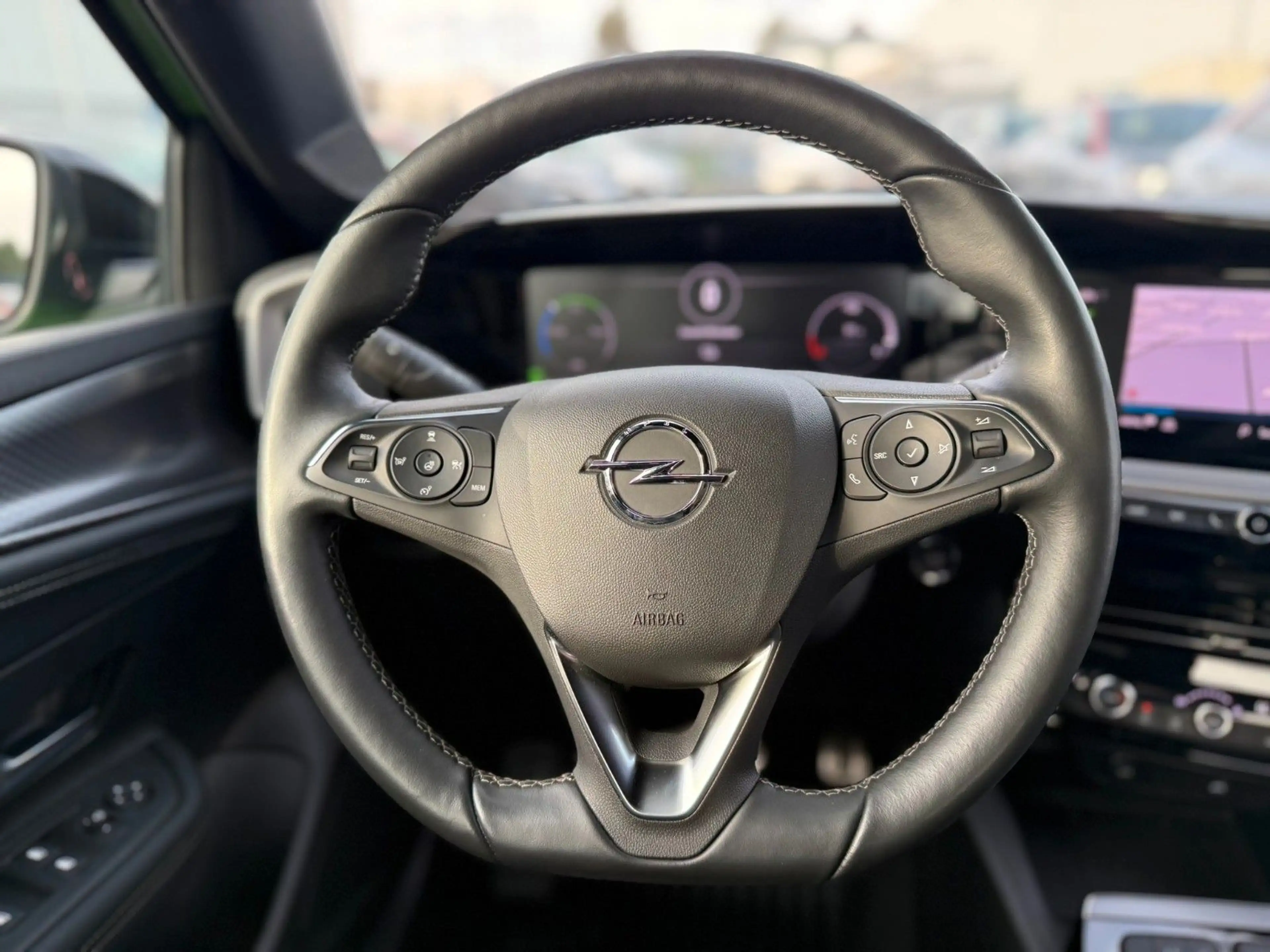 Opel Mokka-E Ultimate — photo 12