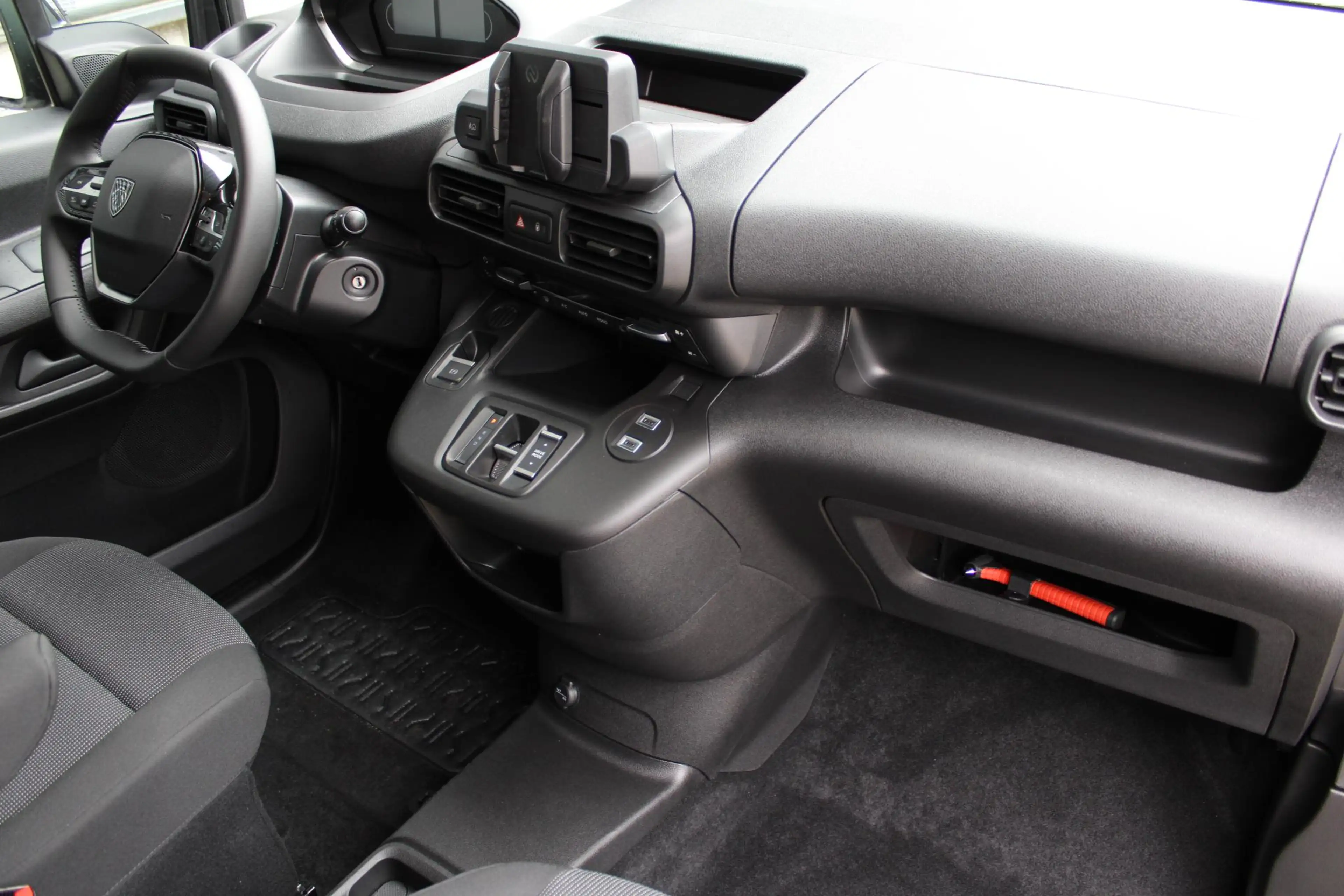 Peugeot Partner e-Partner 136 L1 50 kWh — photo 10