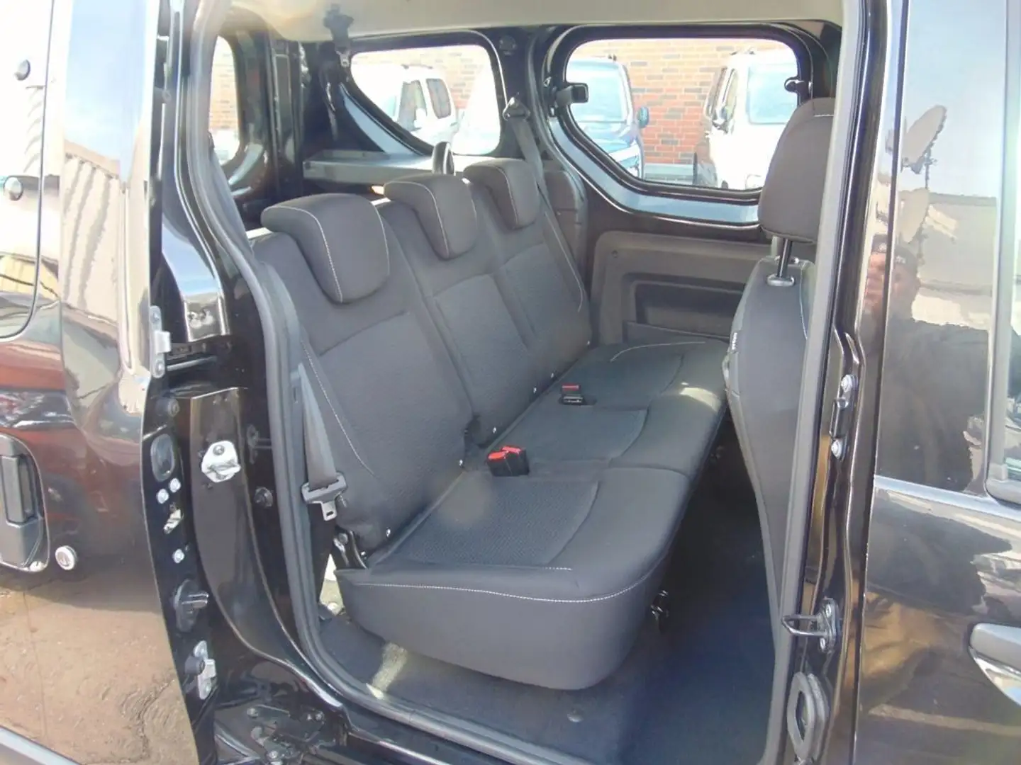 Dacia Dokker 1.6 8V 110CV GPL Comfort Noir - 2