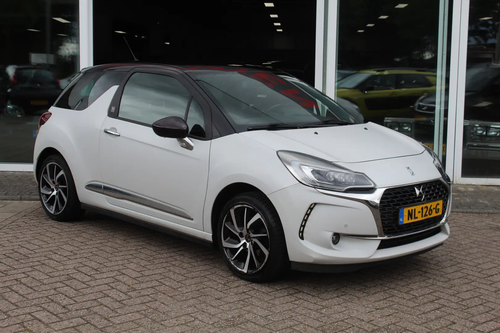 DS Automobiles DS 3 1.2 PureTech Givenchy Le MakeUp Wit - 2