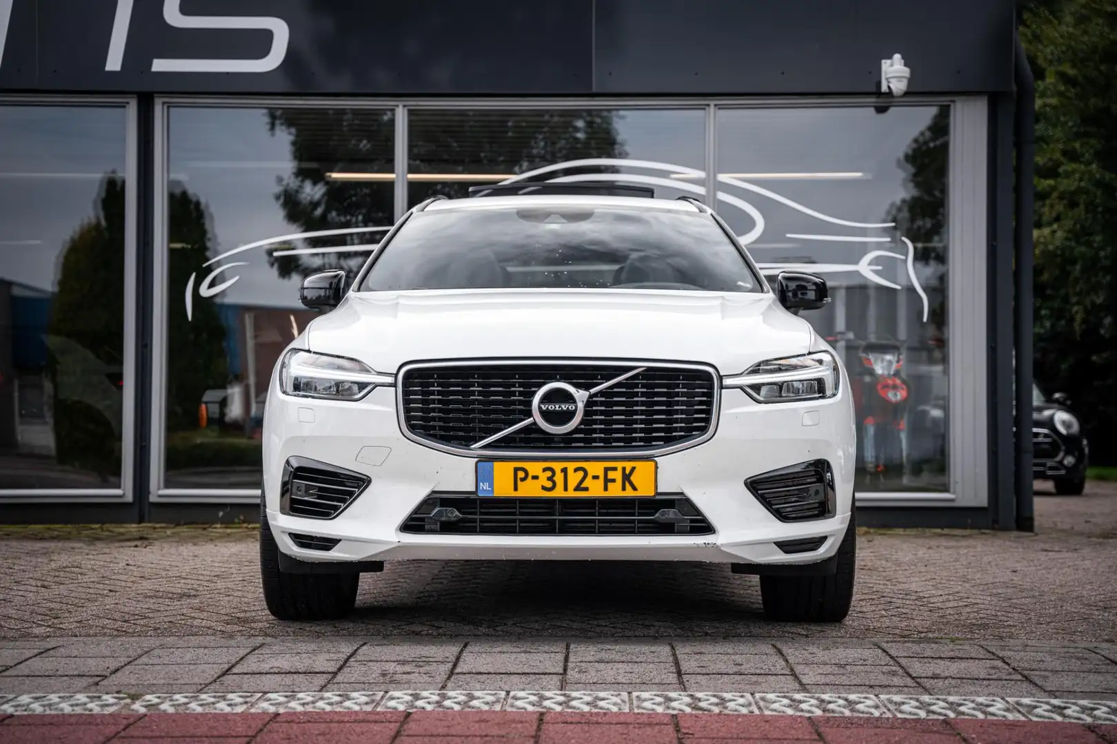 Volvo XC60 2.0 Recharge T8 AWD Inscription |Trekh|Pano|R-Desi Wit - 2
