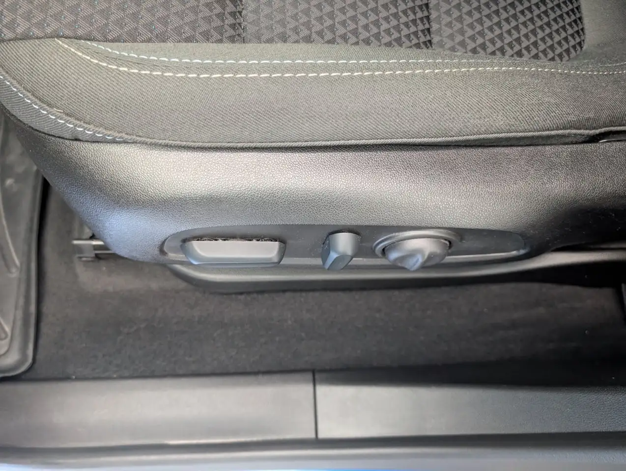 Chevrolet Bolt снимка Chevrolet Bolt