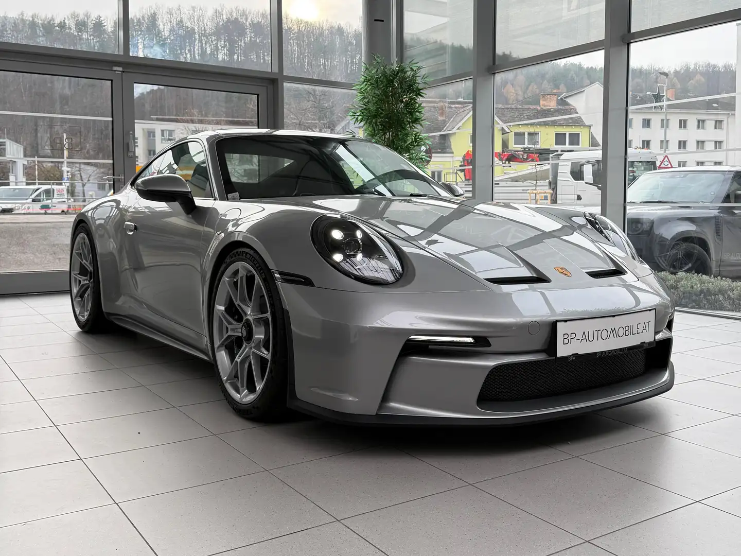 Porsche 992 GT3 Touring // NEU // 18-Wege // Silber - 2