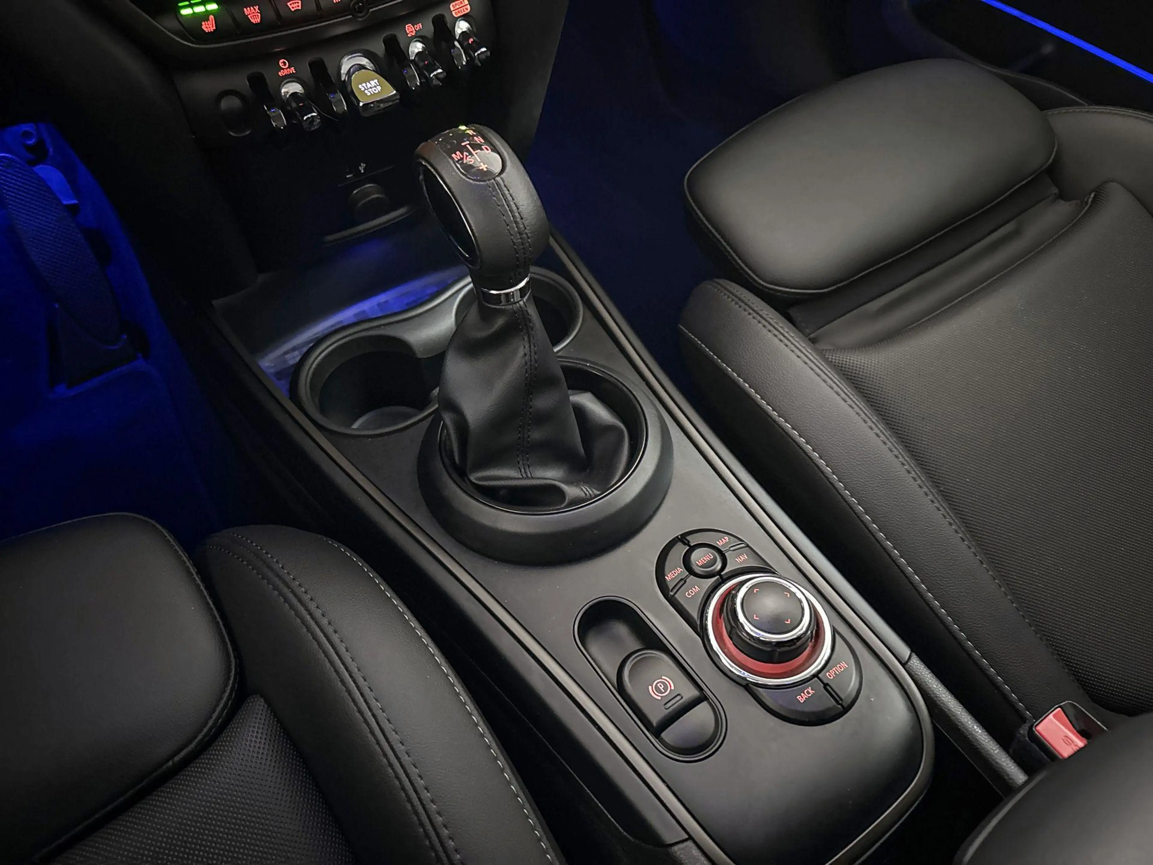 MINI Cooper SE Countryman ALL4 Classic — photo 14