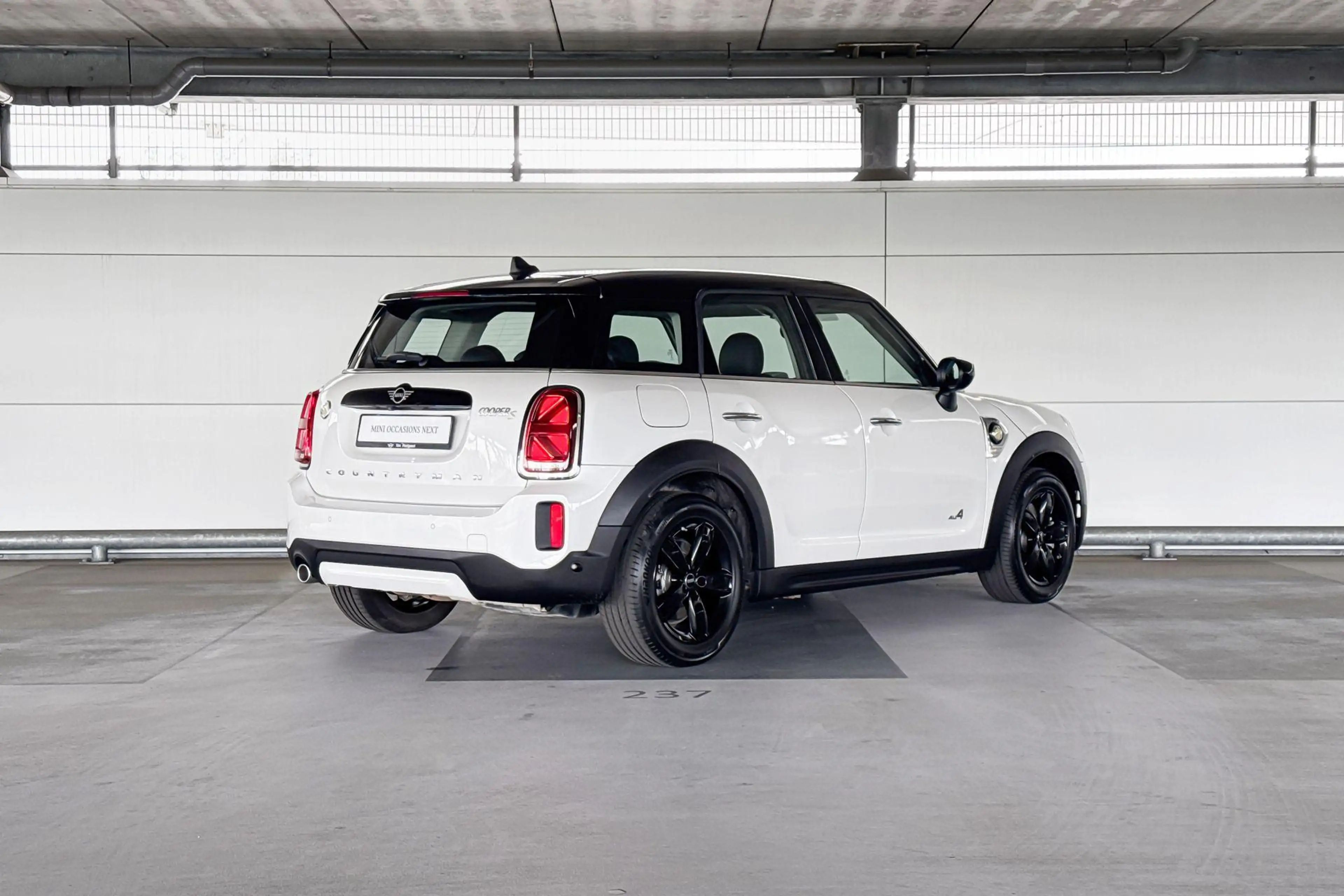 MINI Cooper SE Countryman ALL4 Classic — photo 6
