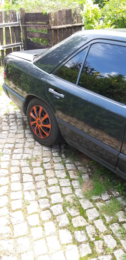 Mercedes-Benz E 200 200 E Schwarz - 2