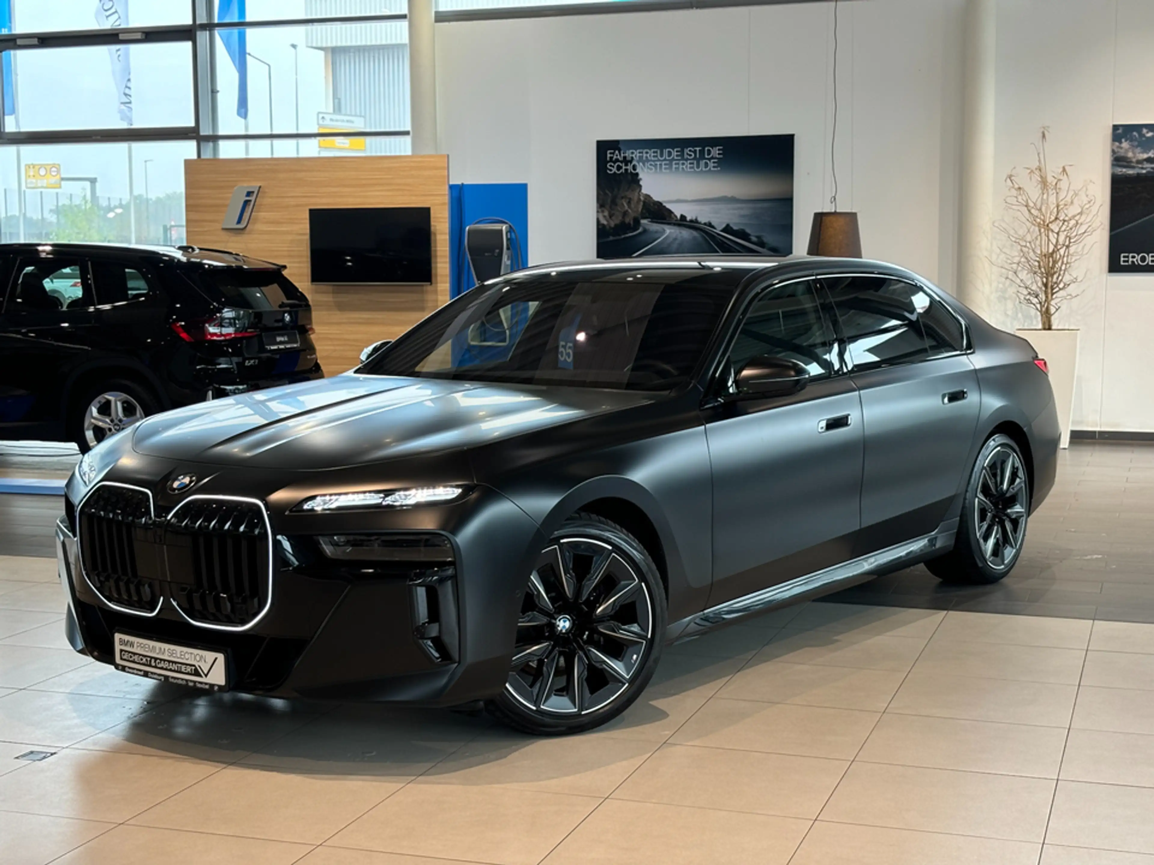 BMW 740 d xDrive Navi Leder Tempom.aktiv Panoramadach Blue — photo 3