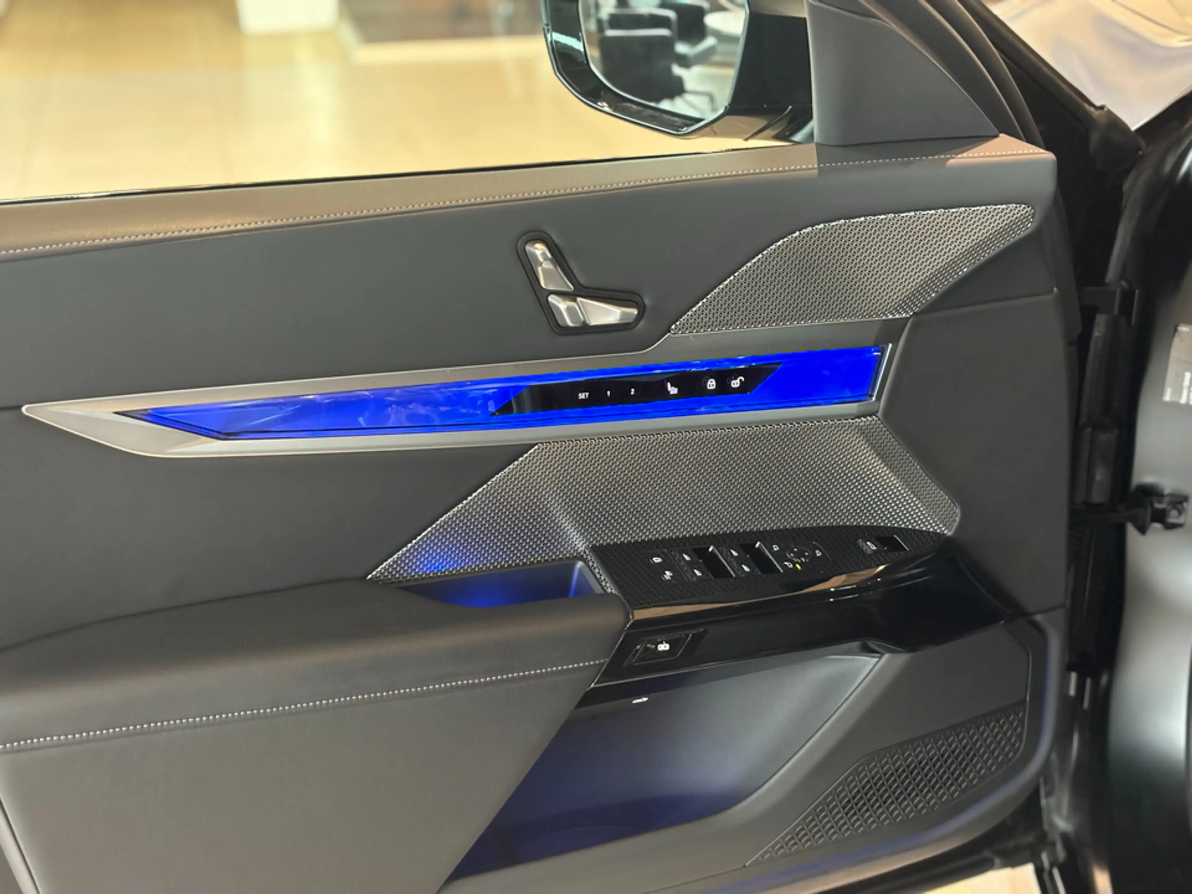 BMW 740 d xDrive Navi Leder Tempom.aktiv Panoramadach Blue — photo 14