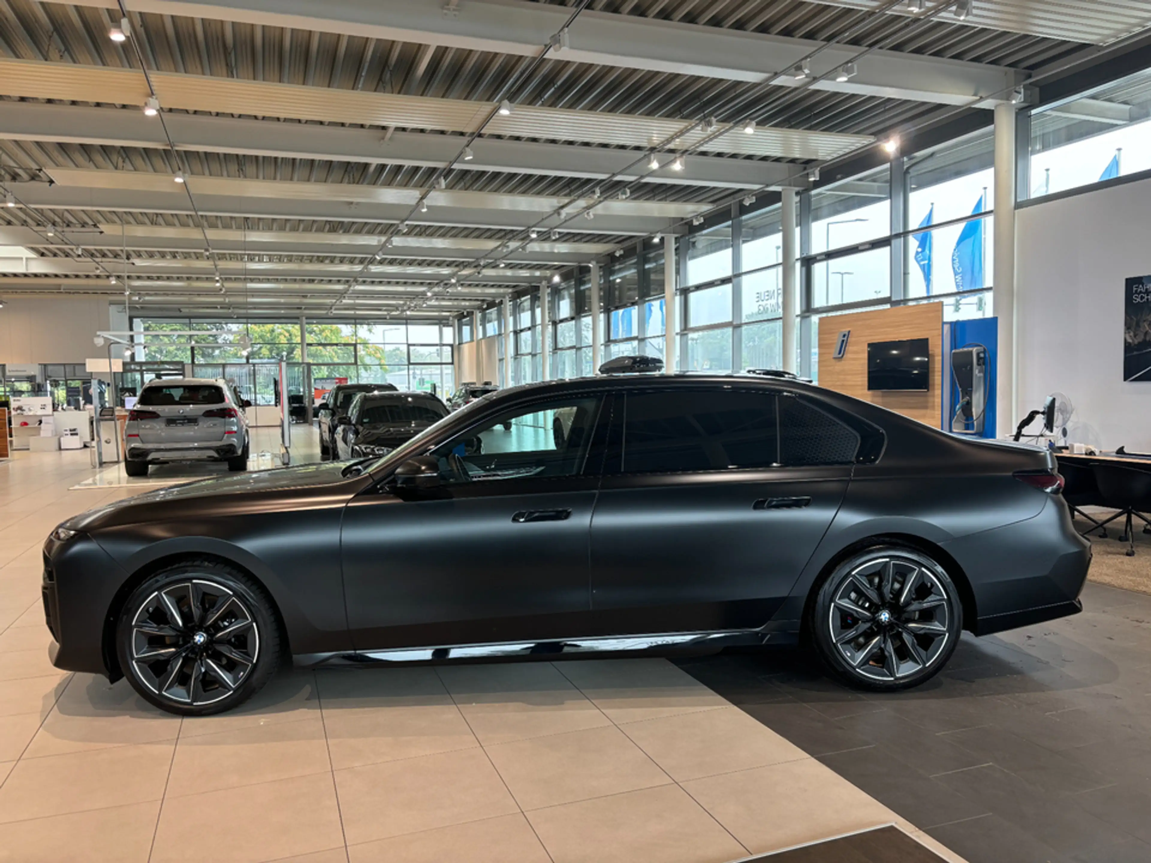 BMW 740 d xDrive Navi Leder Tempom.aktiv Panoramadach Blue — photo 6