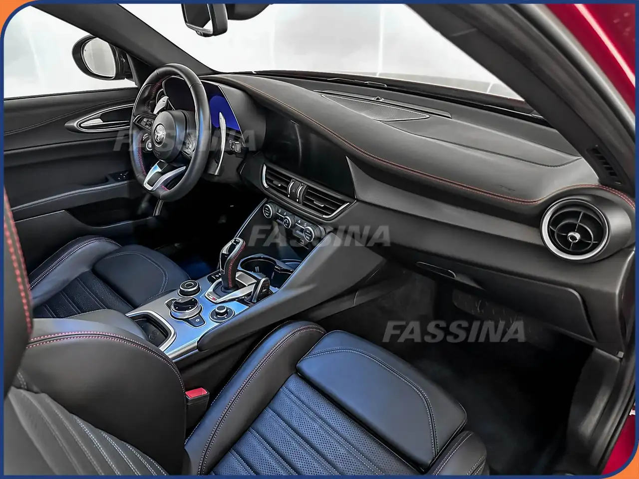 Alfa Romeo Giulia 2023 — фото 13