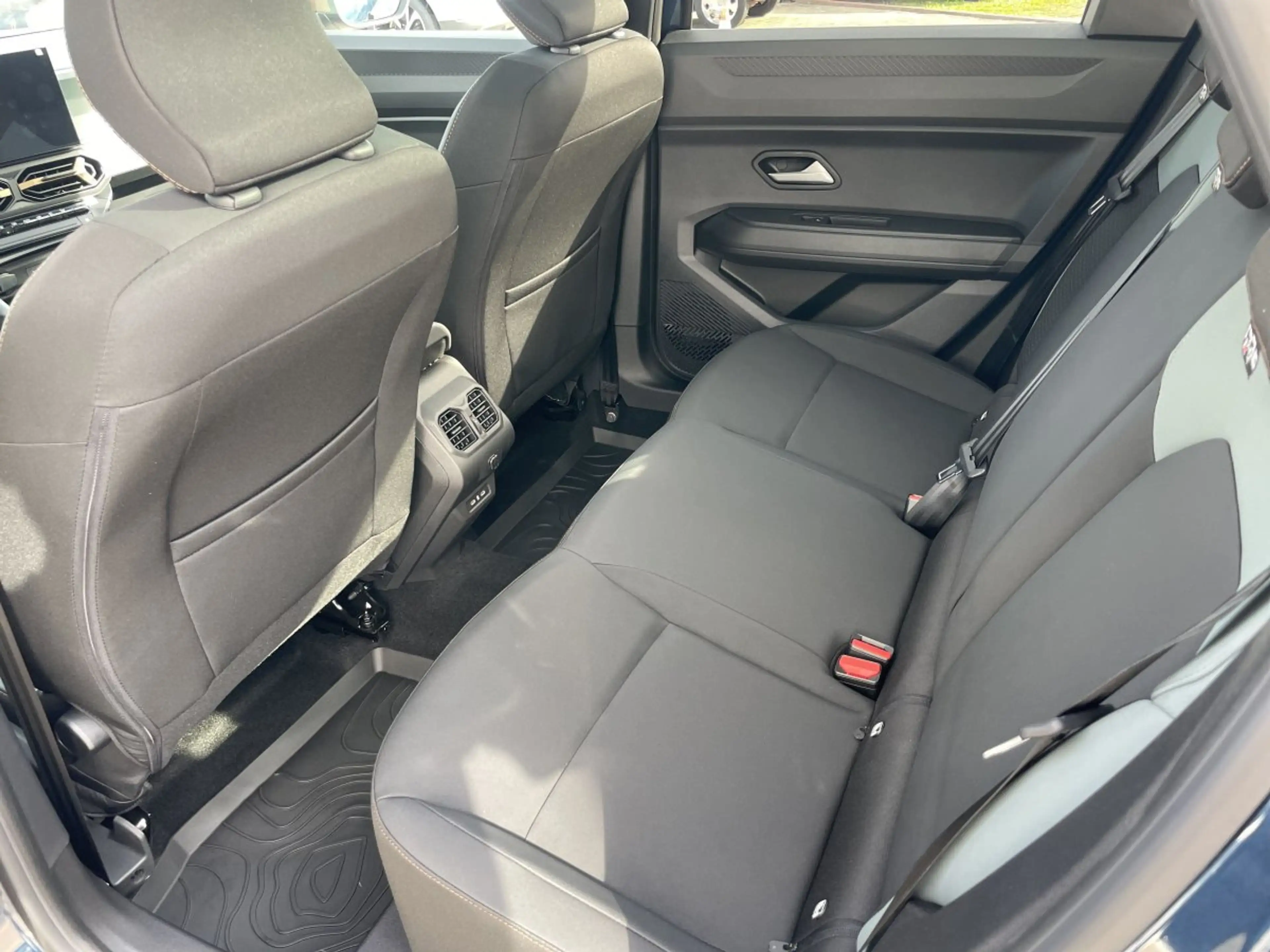 Dacia Bigster Extreme Hybrid 155 Automatik, Panorama-Glasschiebe — photo 12