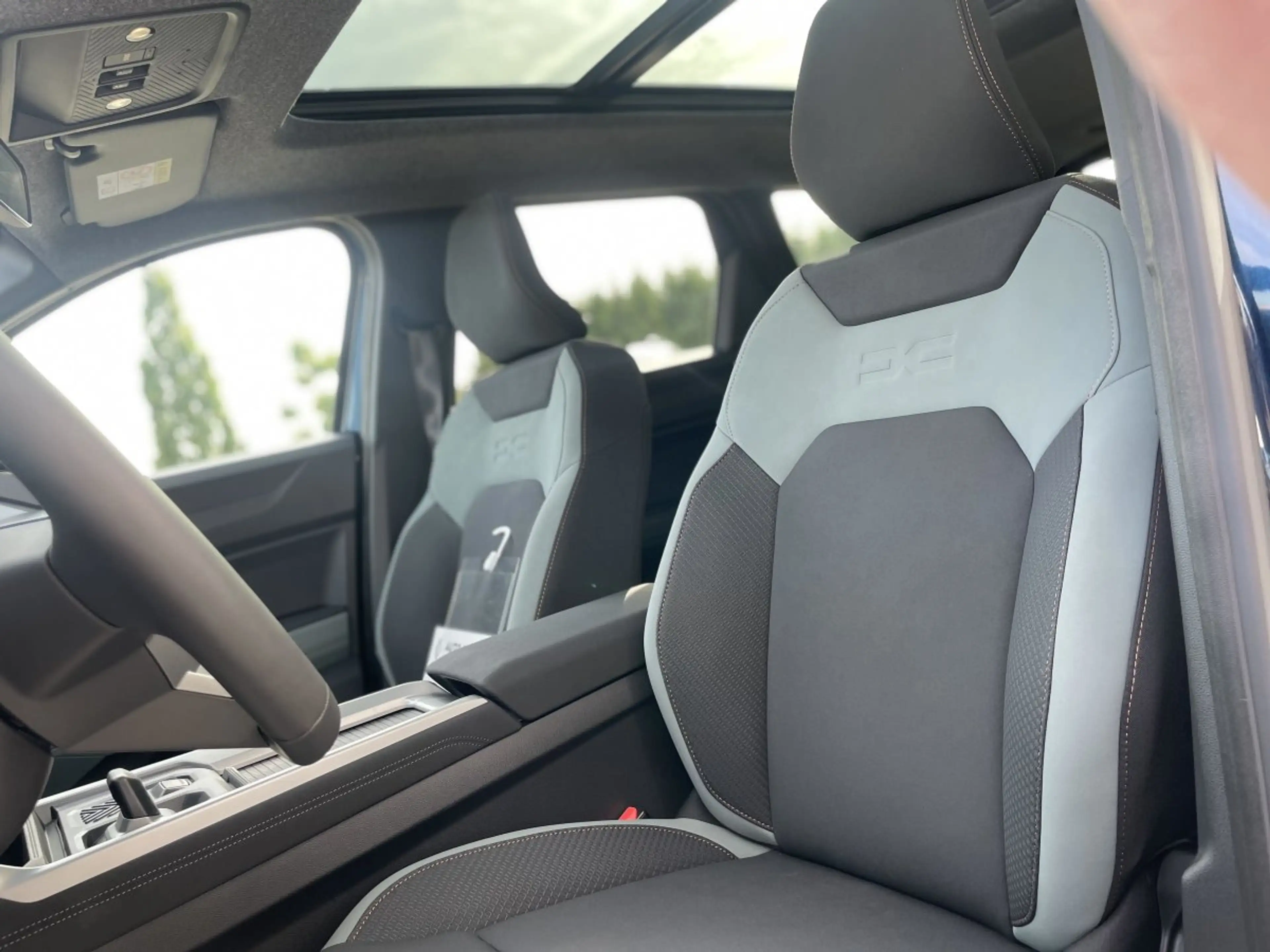 Dacia Bigster Extreme Hybrid 155 Automatik, Panorama-Glasschiebe — photo 15