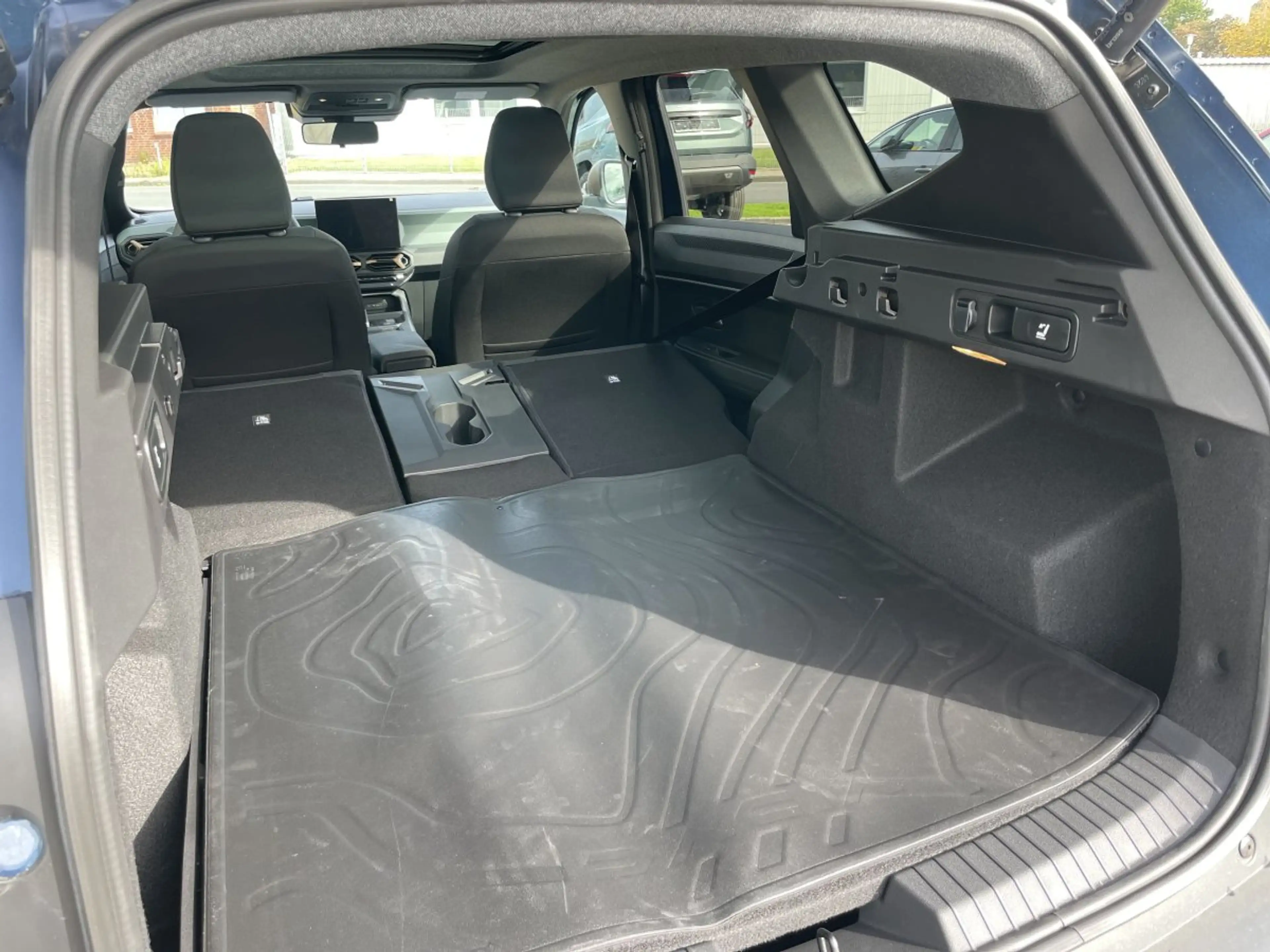 Dacia Bigster Extreme Hybrid 155 Automatik, Panorama-Glasschiebe — photo 11