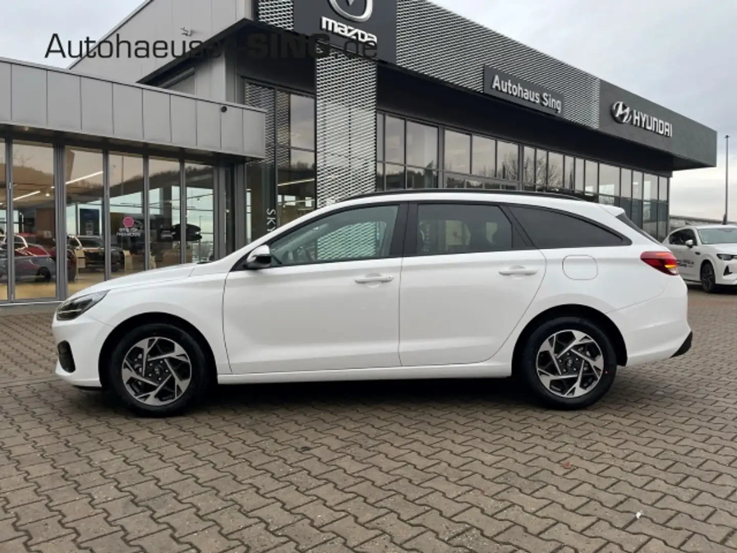 Hyundai i30 cw Smart Navi Hybrid LED Kamera Apple SHZ PDC Weiß - 2