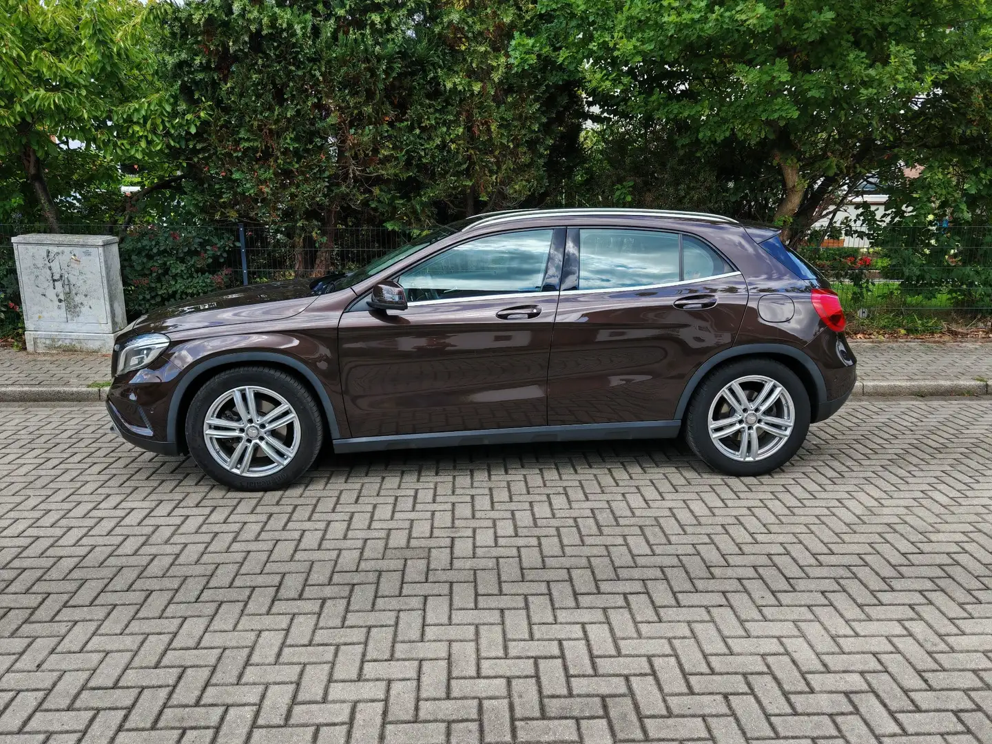 Mercedes-Benz GLA 250 GLA 250 4Matic (156.946) Braun - 2