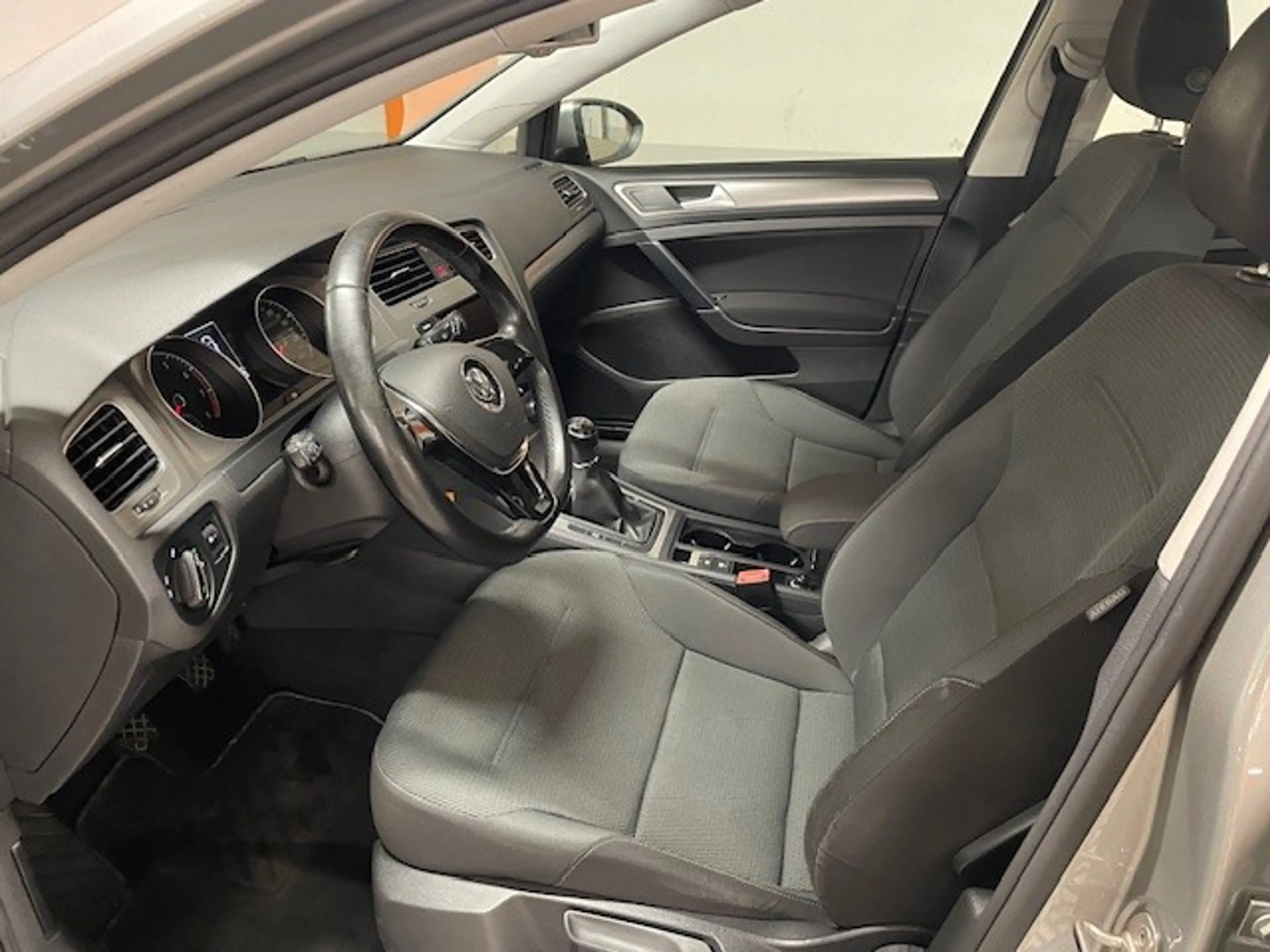Volkswagen Golf R abbit 1,2 BMT TSI — photo 13