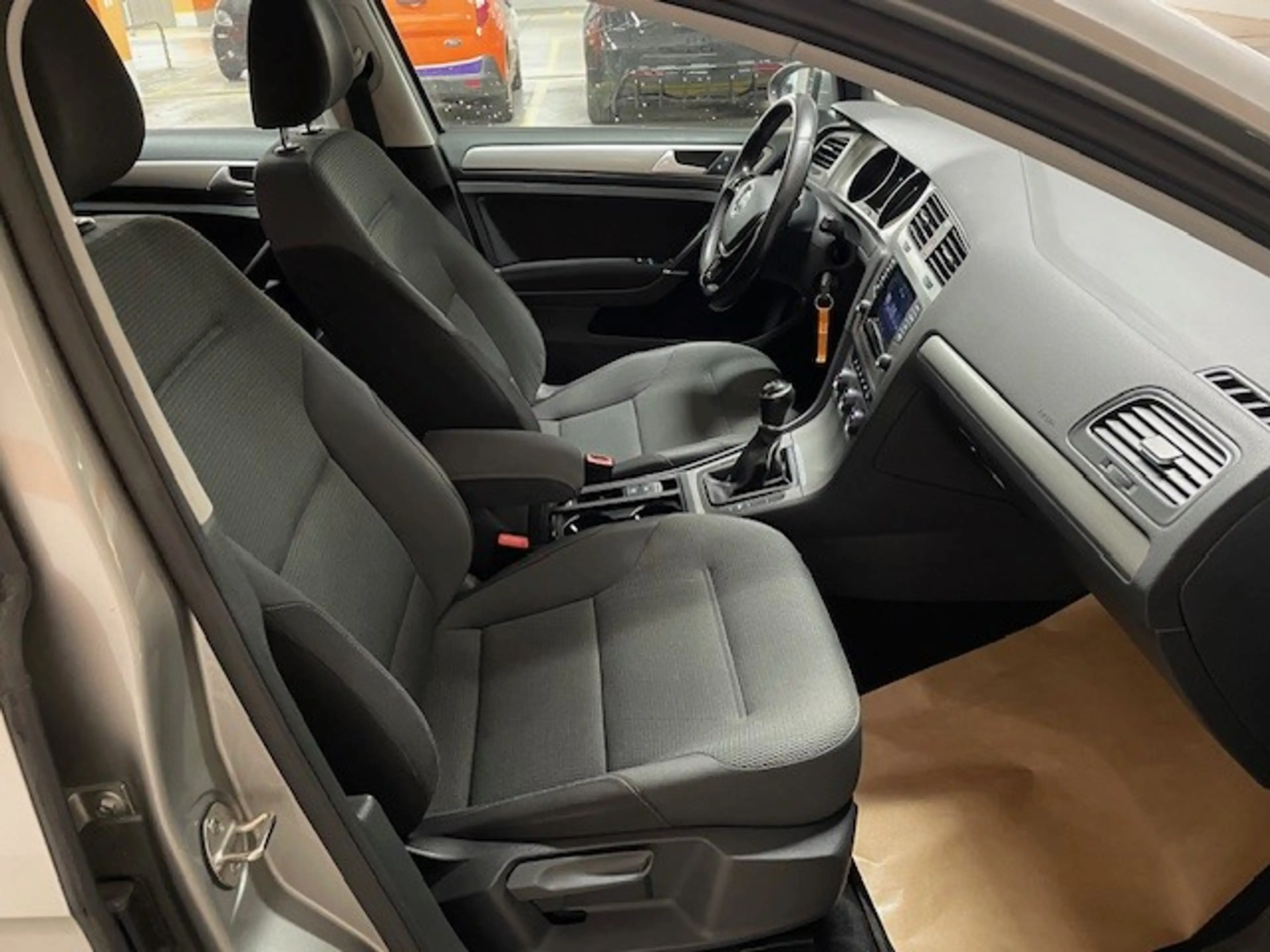 Volkswagen Golf R abbit 1,2 BMT TSI — photo 15