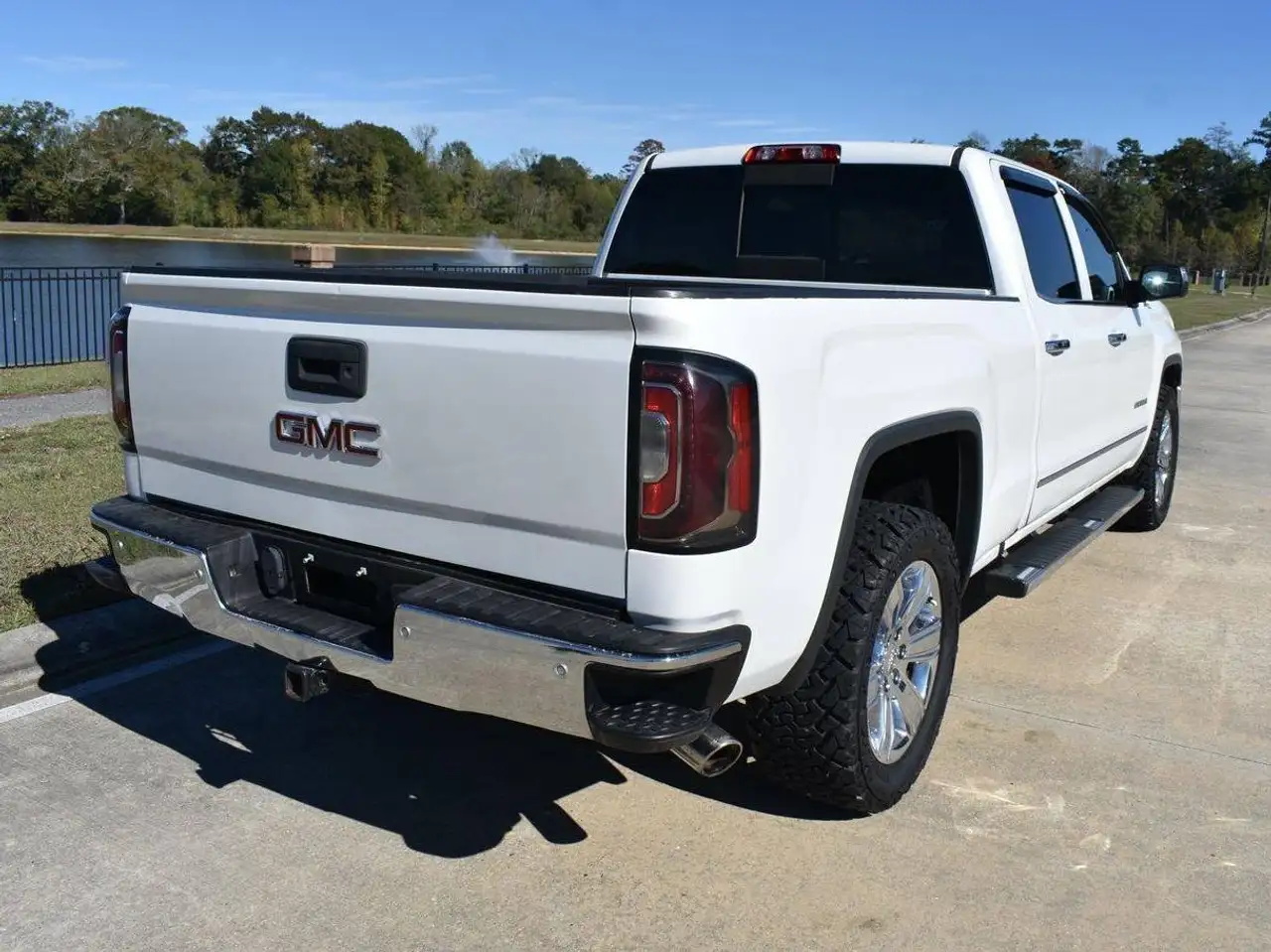 GMC Sierra 1500 fotografie GMC Sierra 1500