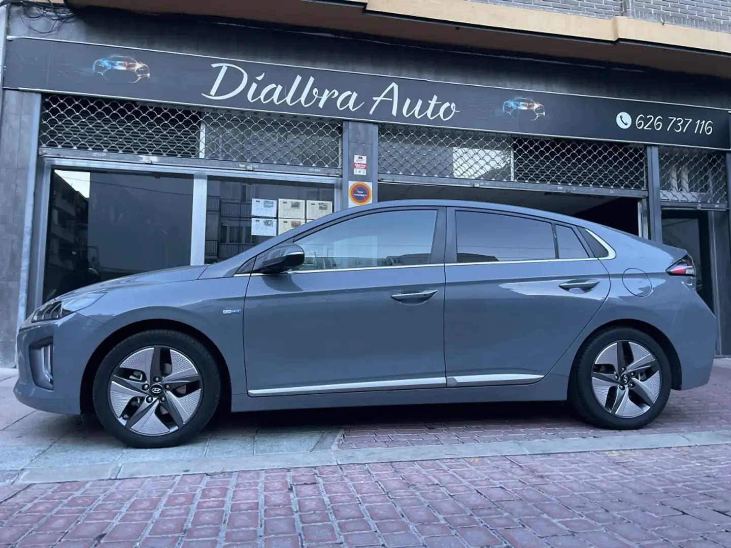 Hyundai IONIQ HEV 1.6 GDI Klass Grau - 2
